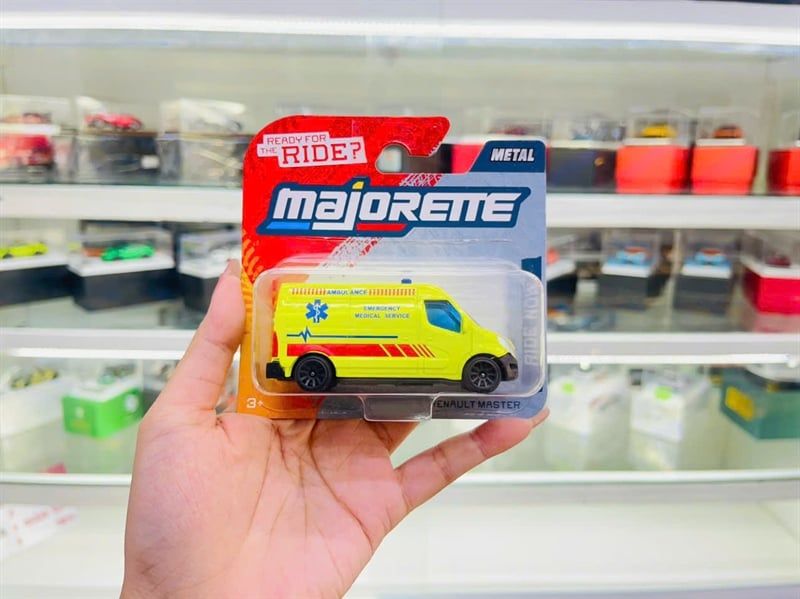  Mô hình xe Street car Renault Master medical emergency tỉ lệ 1:64 Majorette 8501000000 