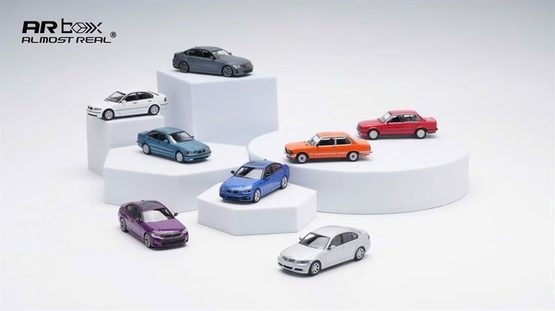 Mô hình xe BMW 3 Series Box Set 50 Years of the BMW 3 Series 7