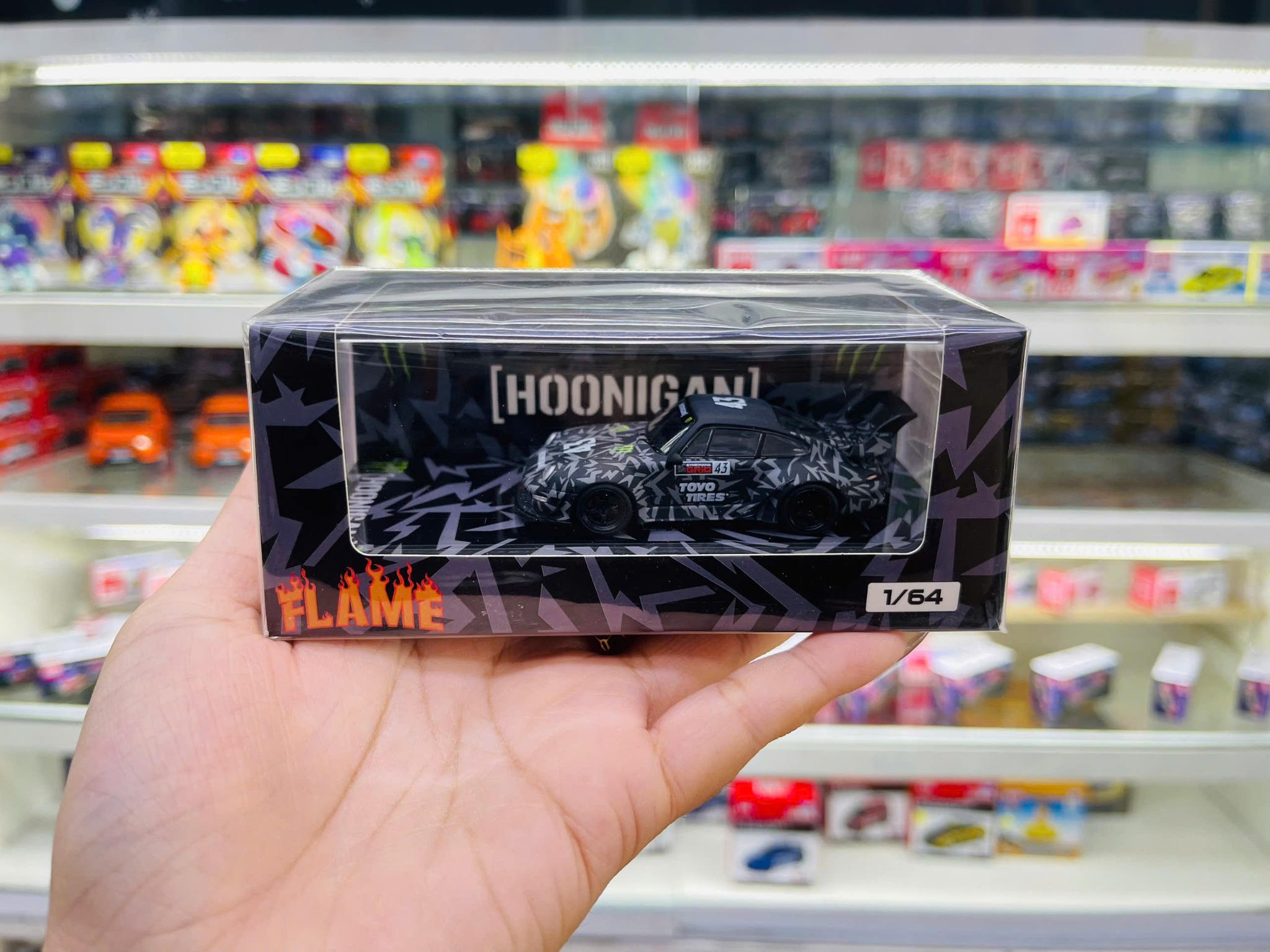  Mô hình xe Porsche RWB 964 Hoonipigasus #43 tỉ lệ 1:64 Flame Model FL6417001 