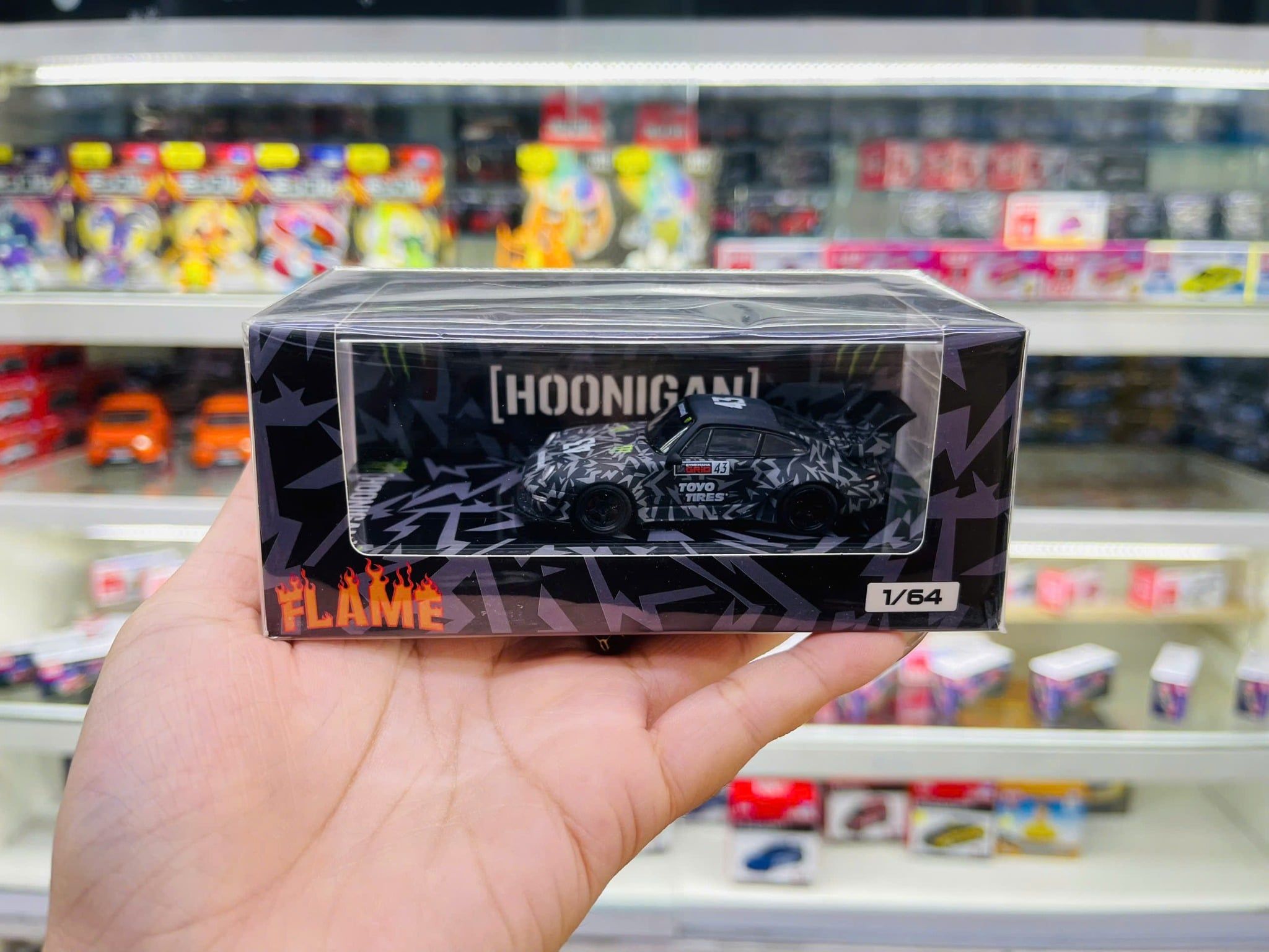  Mô hình xe Porsche RWB 964 Hoonipigasus #43 tỉ lệ 1:64 Flame Model FL6417001 