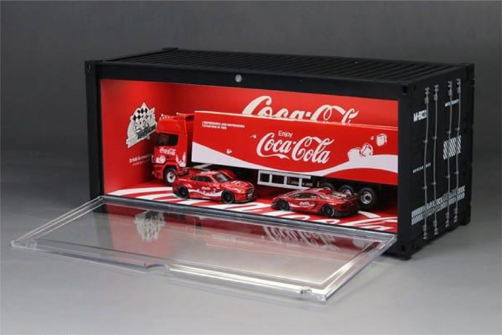  Hộp trưng bày container mô phỏng bãi đỗ xe parking lot Coca Cola 30x12.5x13cm tỉ lệ 1:64 MoreArt MB400301 