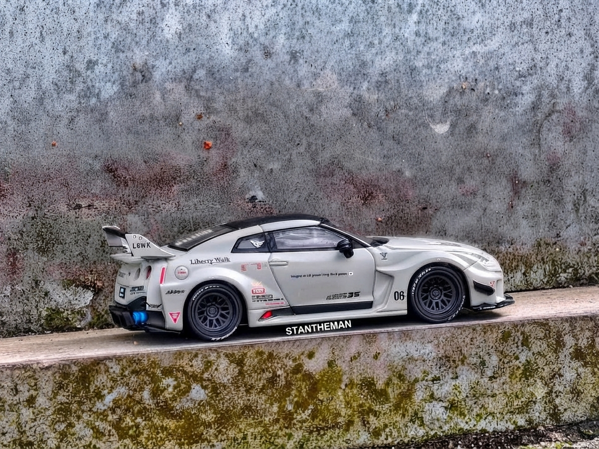 MINI GT #1248 Nissan LB-Silhouette WORKS GT 35GT-RR Ver.1 Matt Grey 1:64