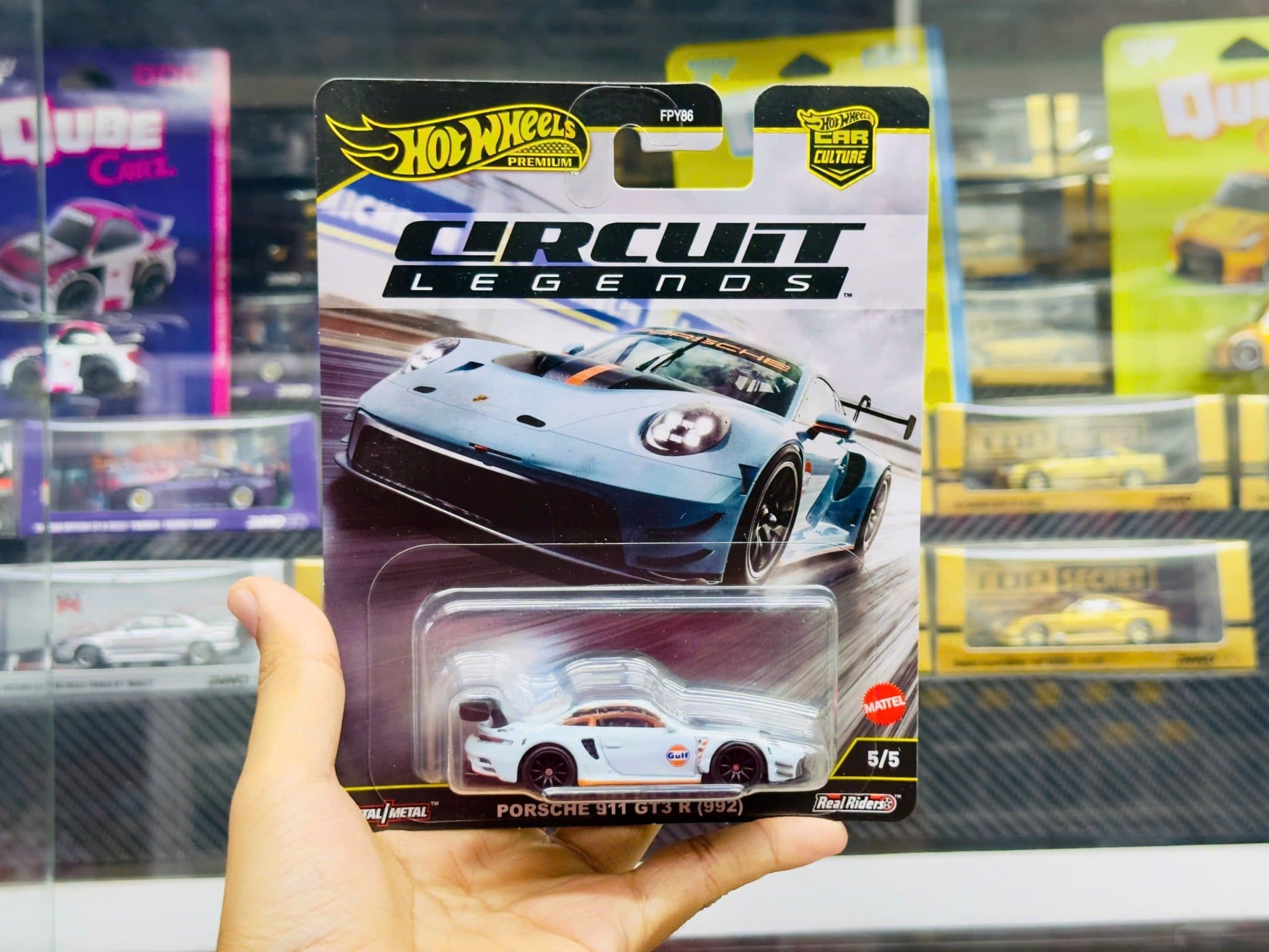  Mô hình xe Porsche 911 Gulf tỉ lệ 1:64 Hotwheels Premium JBK65 