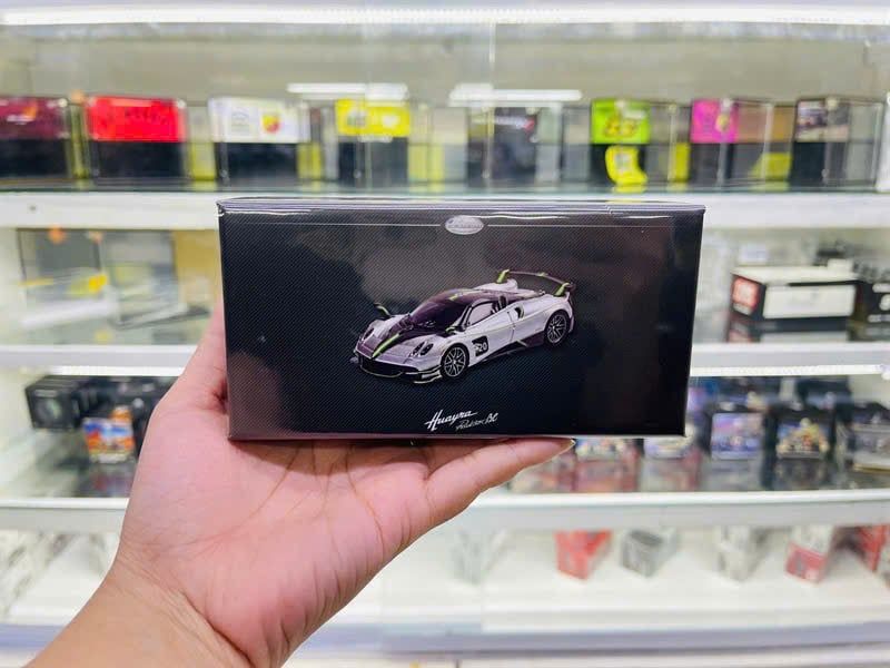  Mô hình xe Pagani Huayra Roaster BC silver green tỉ lệ 1:64 LCD model LCD64011-S 