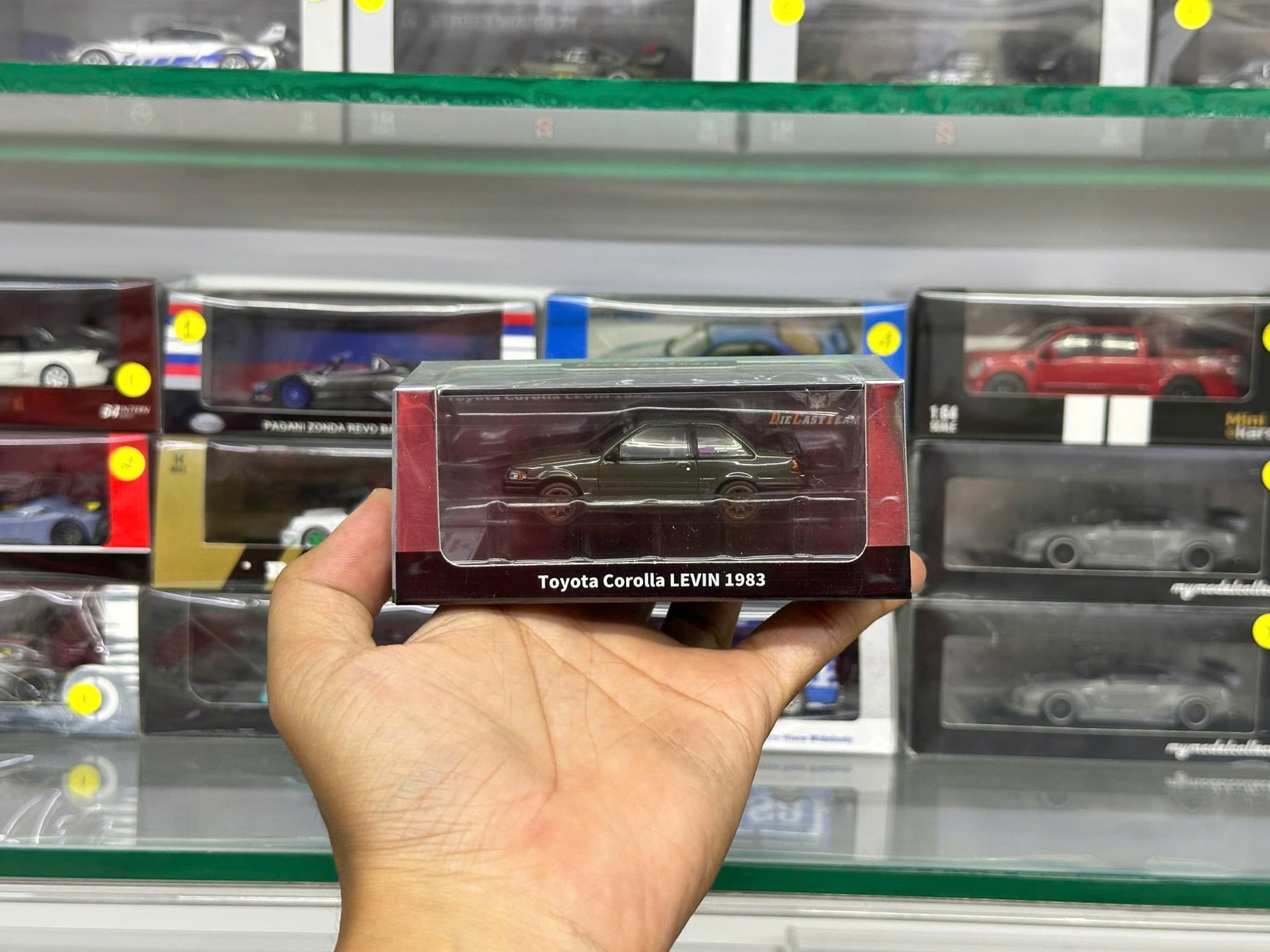  Mô hình xe Toyota Corolla LEVIN 1983 RHD GReen tỉ lệ 1:64 DCT LL-009-285 
