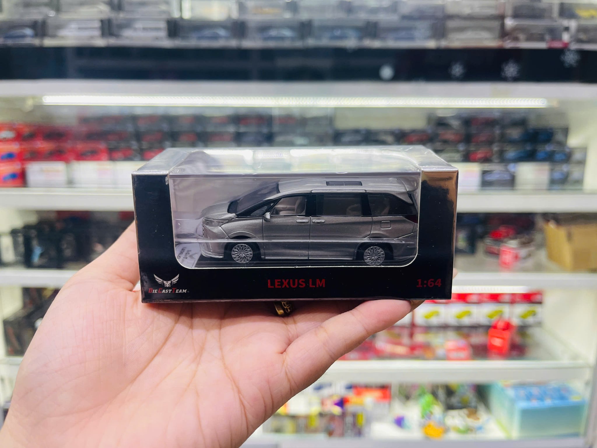  Mô hình xe Lexus LM 2nd Gen tỉ lệ 1:64 DCT LL-027-136 