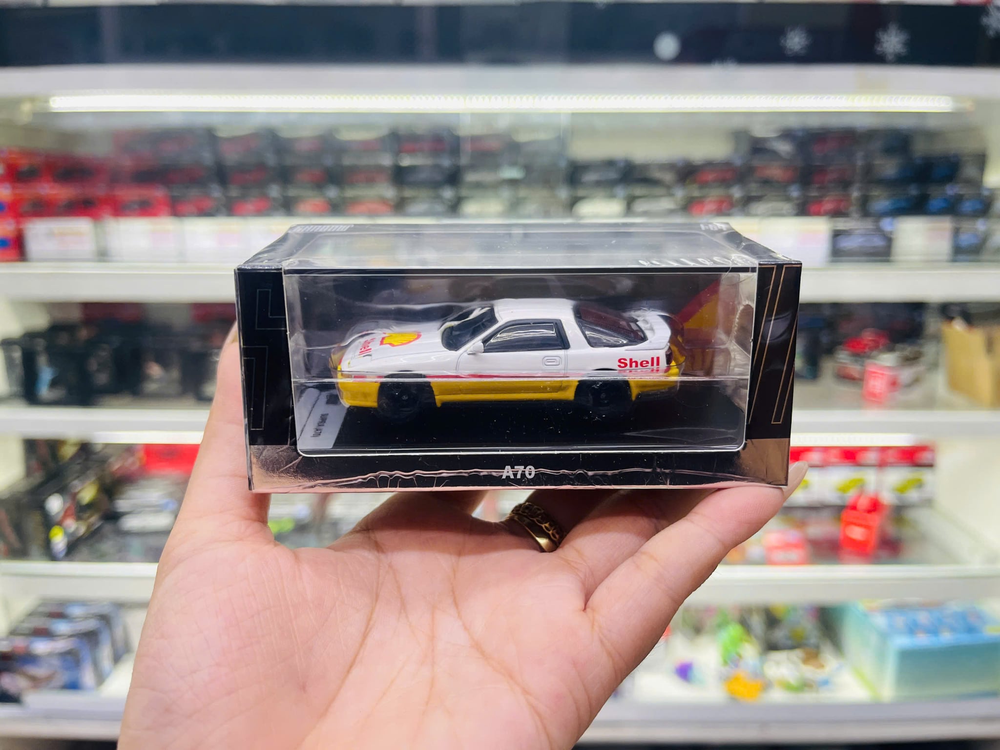  Mô hình xe Supra A70 Yellow White (RHD) Shell tỉ lệ 1:64 Shadow Pro LL-033-254 