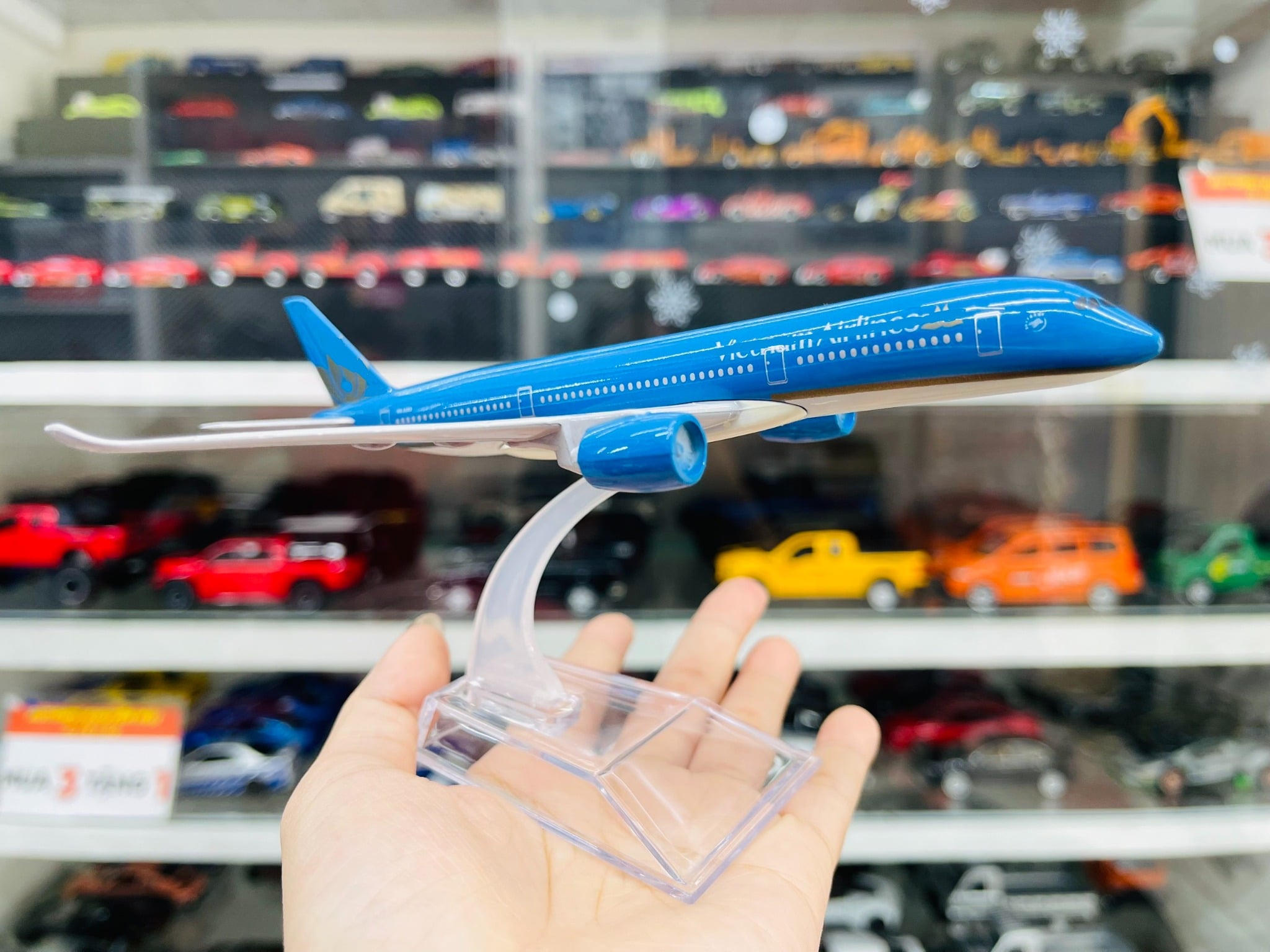  Mô hình máy bay VN-A886 Airbus A350-900 16cm MB16114 