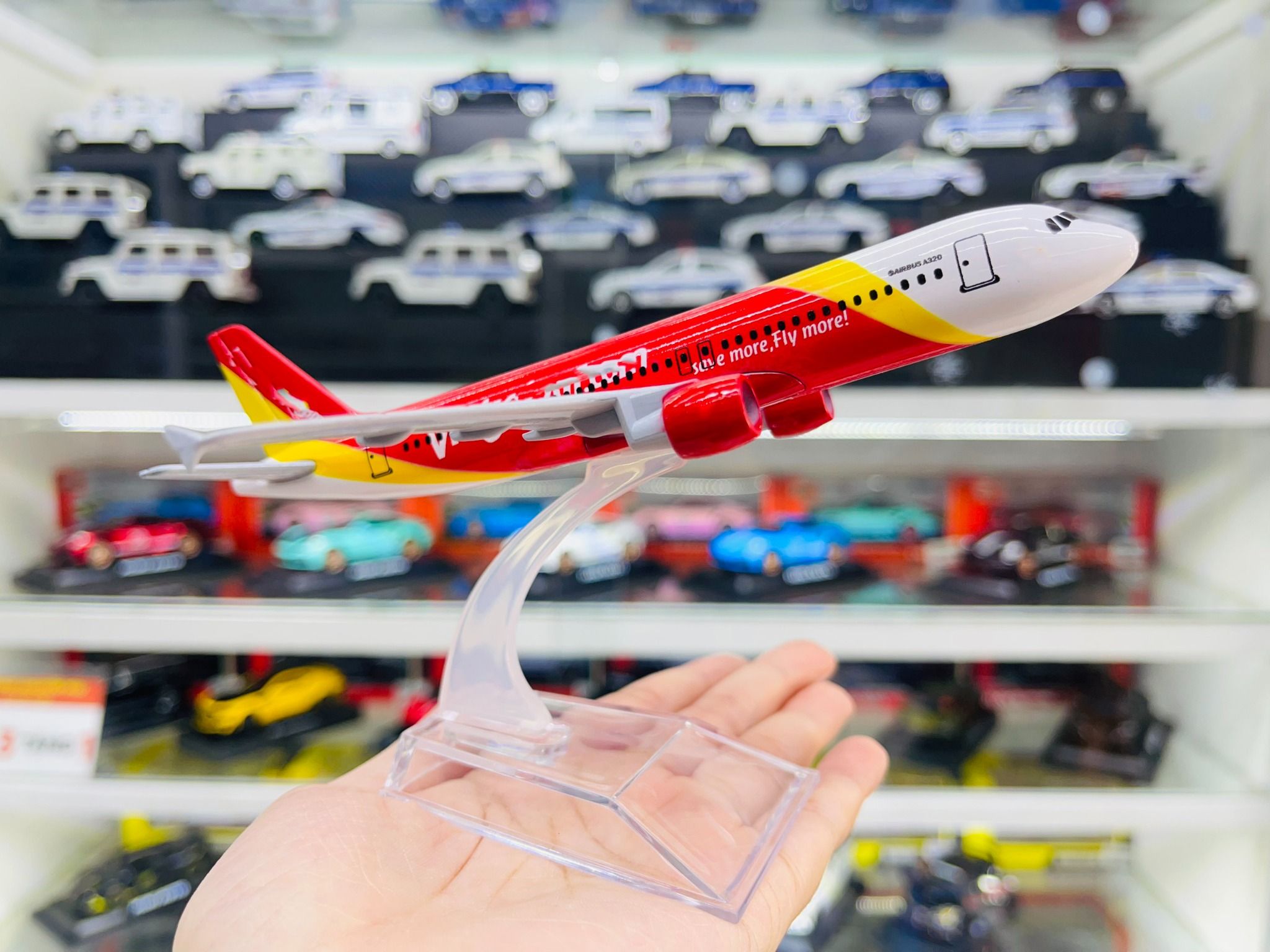 Mô hình máy bay VJ VN-A668 dòng A A320 16cm MB16139 
