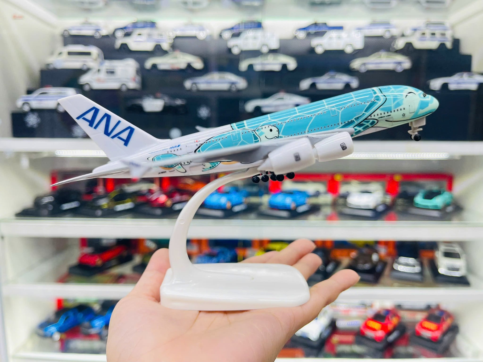  Mô hình máy bay Nhật Bản ANA Airlines dòng A A380 baby blue kích thước 20cm MB20087 
