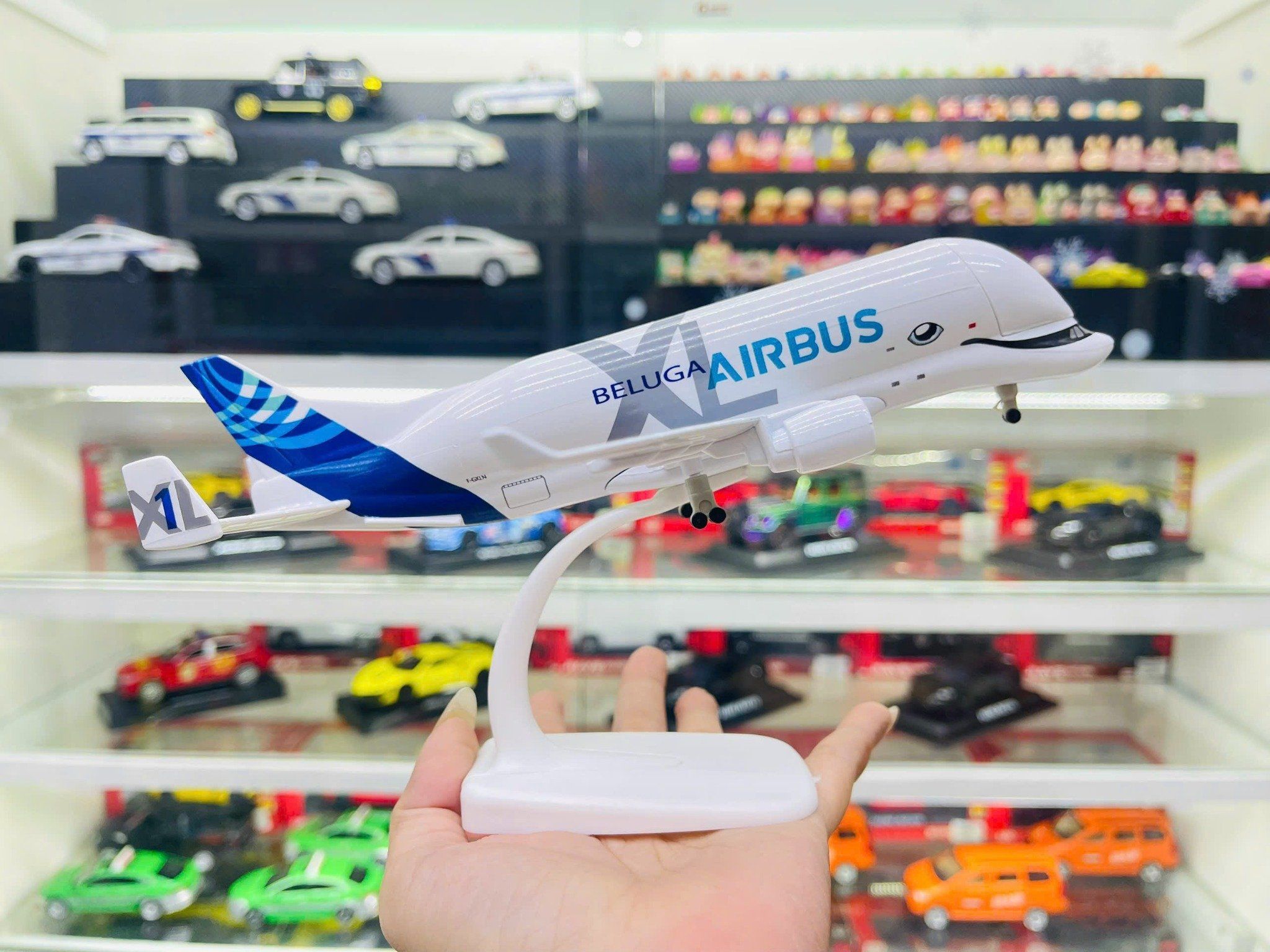  Mô hình máy bay vận chuyển Super Beluga Airbus XL whale có bánh xe kích thước 20cm MB20131 
