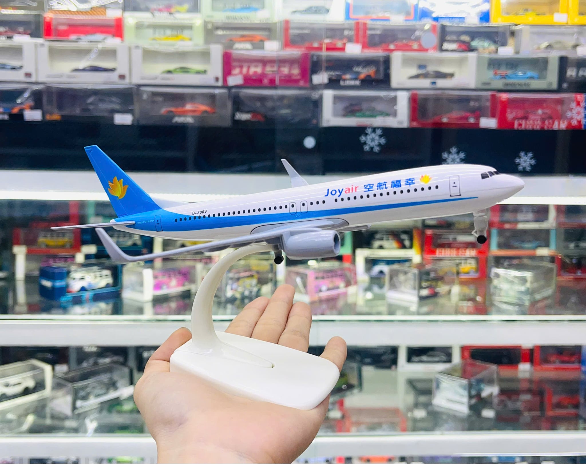  Mô hình máy bay China JoyAir dòng B B737 có bánh xe 20cm MB20139 