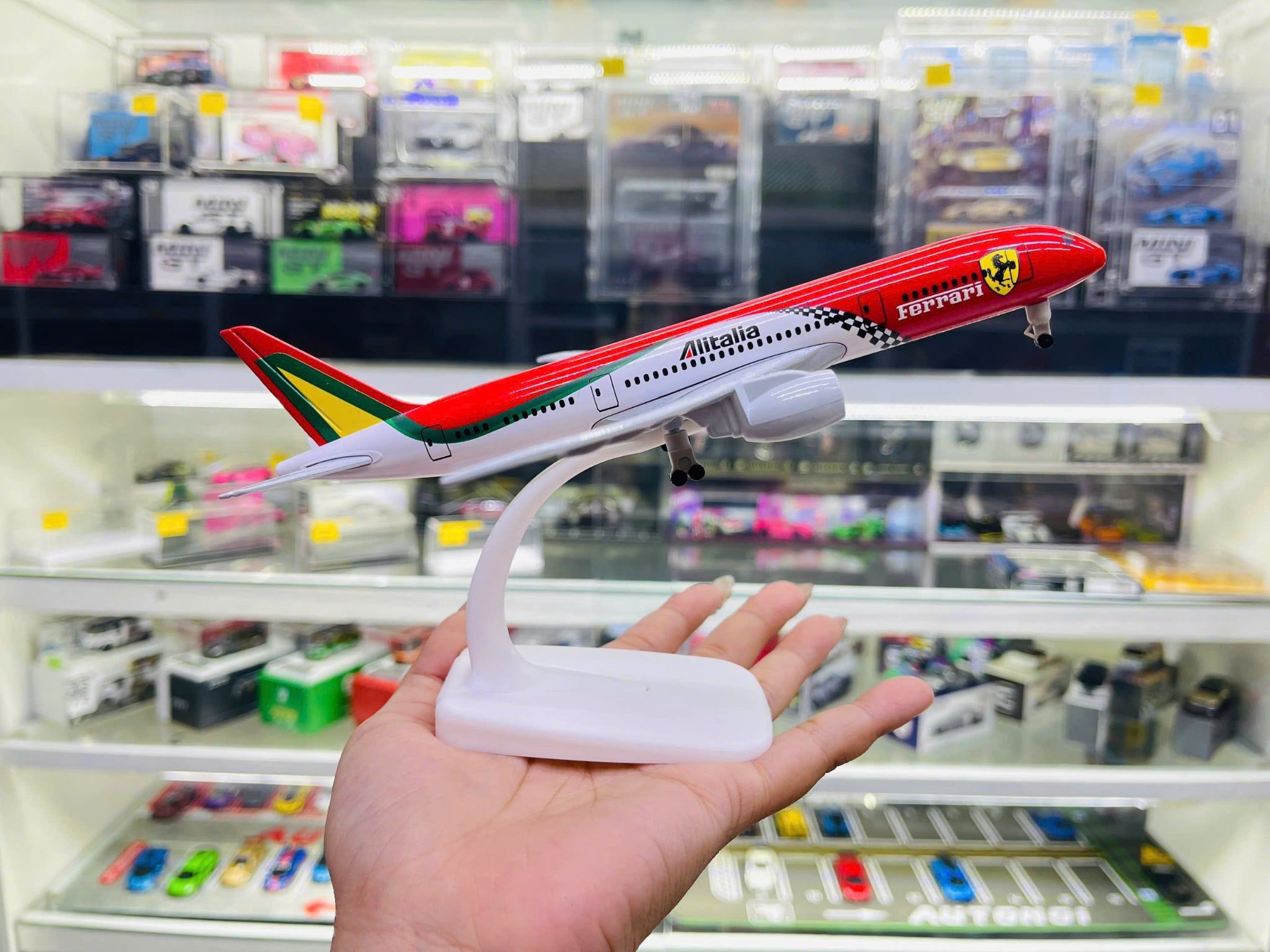  Mô hình máy bay Ferrari Alitalia Boeing B787 20cm có bánh xe MB20145 