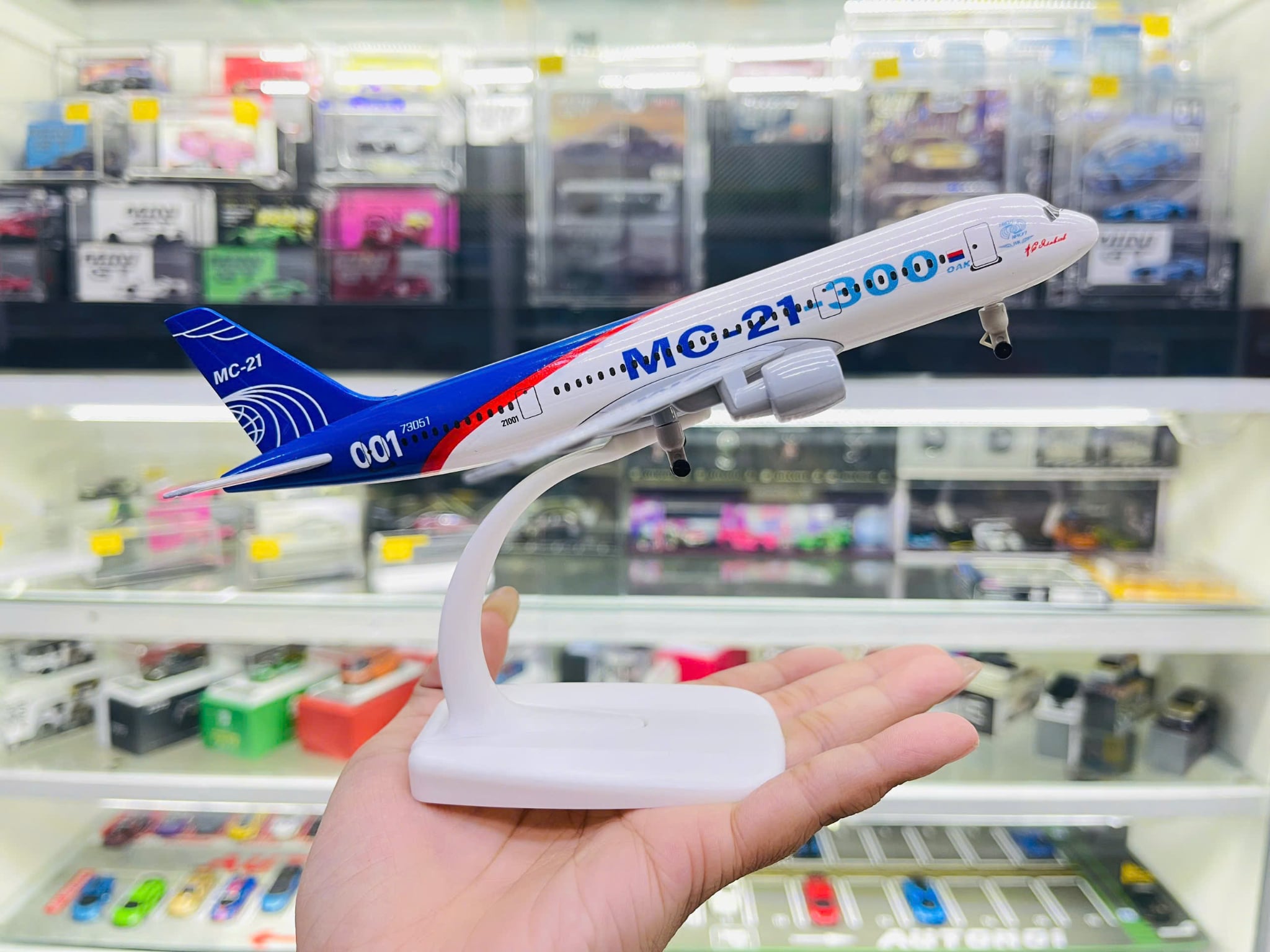  Mô hình máy bay Russia Irkut MC-21 20cm có bánh xe MB20147 