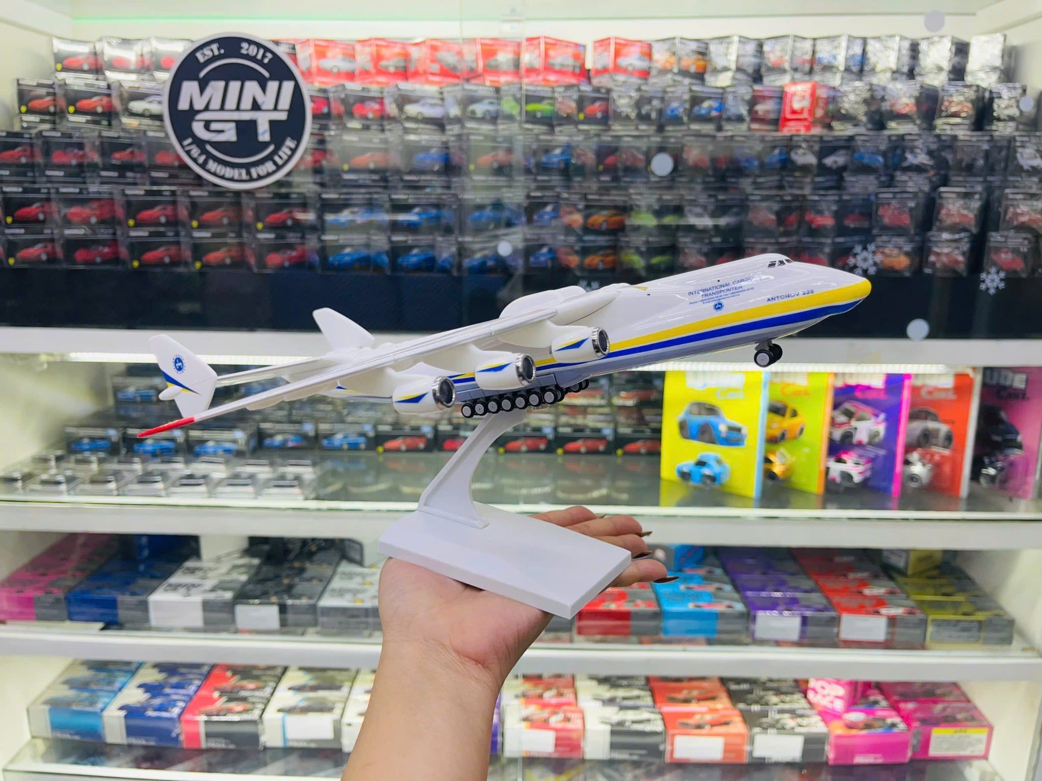  Mô hình máy bay vận chuyển Antonov AN-225 30cm MB30036 