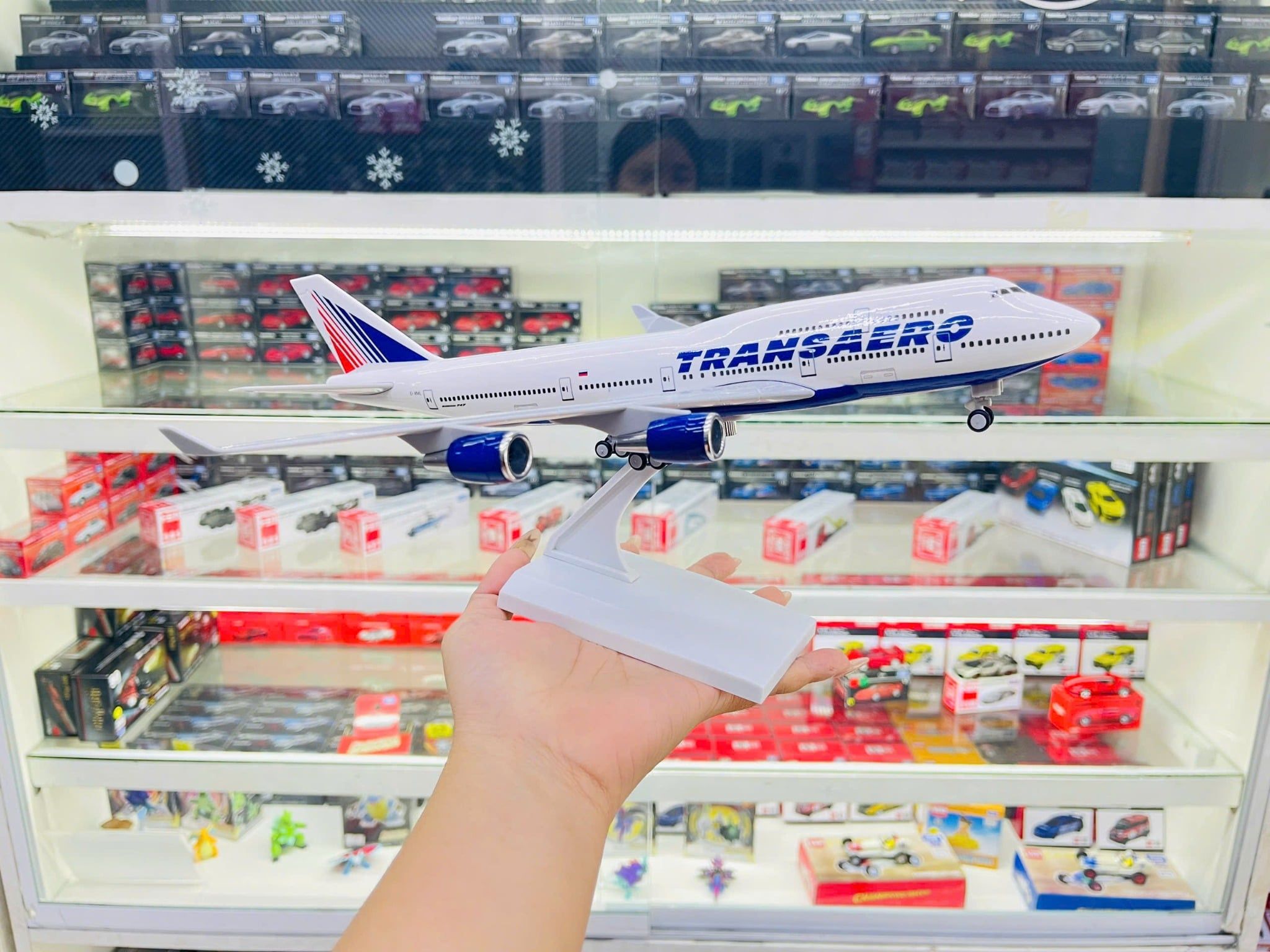  Mô hình máy bay TRANSAERO B747 có bánh xe - kích thước 30cm MB30051 