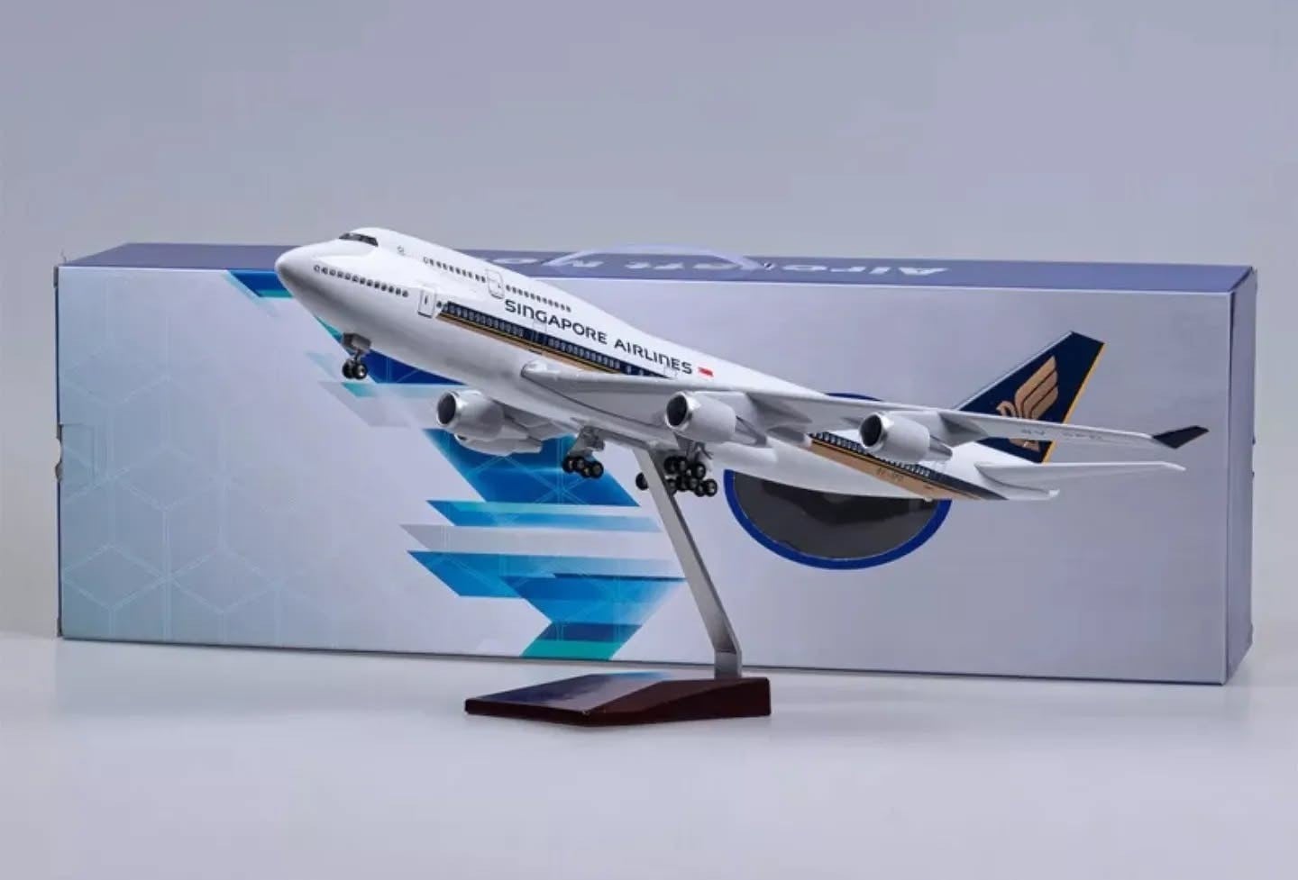  Mô hình máy bay Singapore Airlines Boeing B747 kích thước 47cm No LED MB47092 