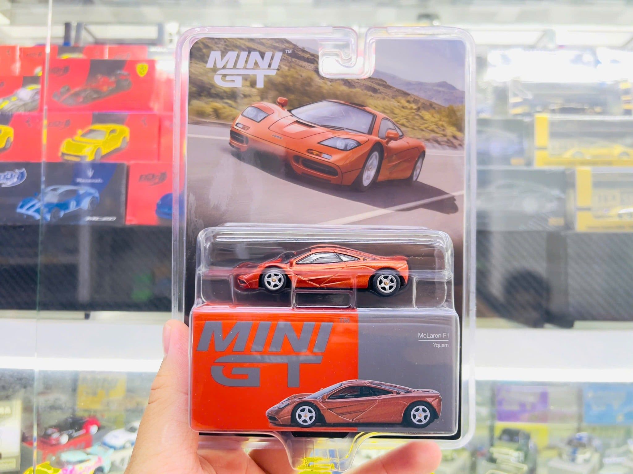  Mô hình xe Mclaren F1 Yquem orange bản card tỉ lệ 1:64 MiniGT MGT00817 