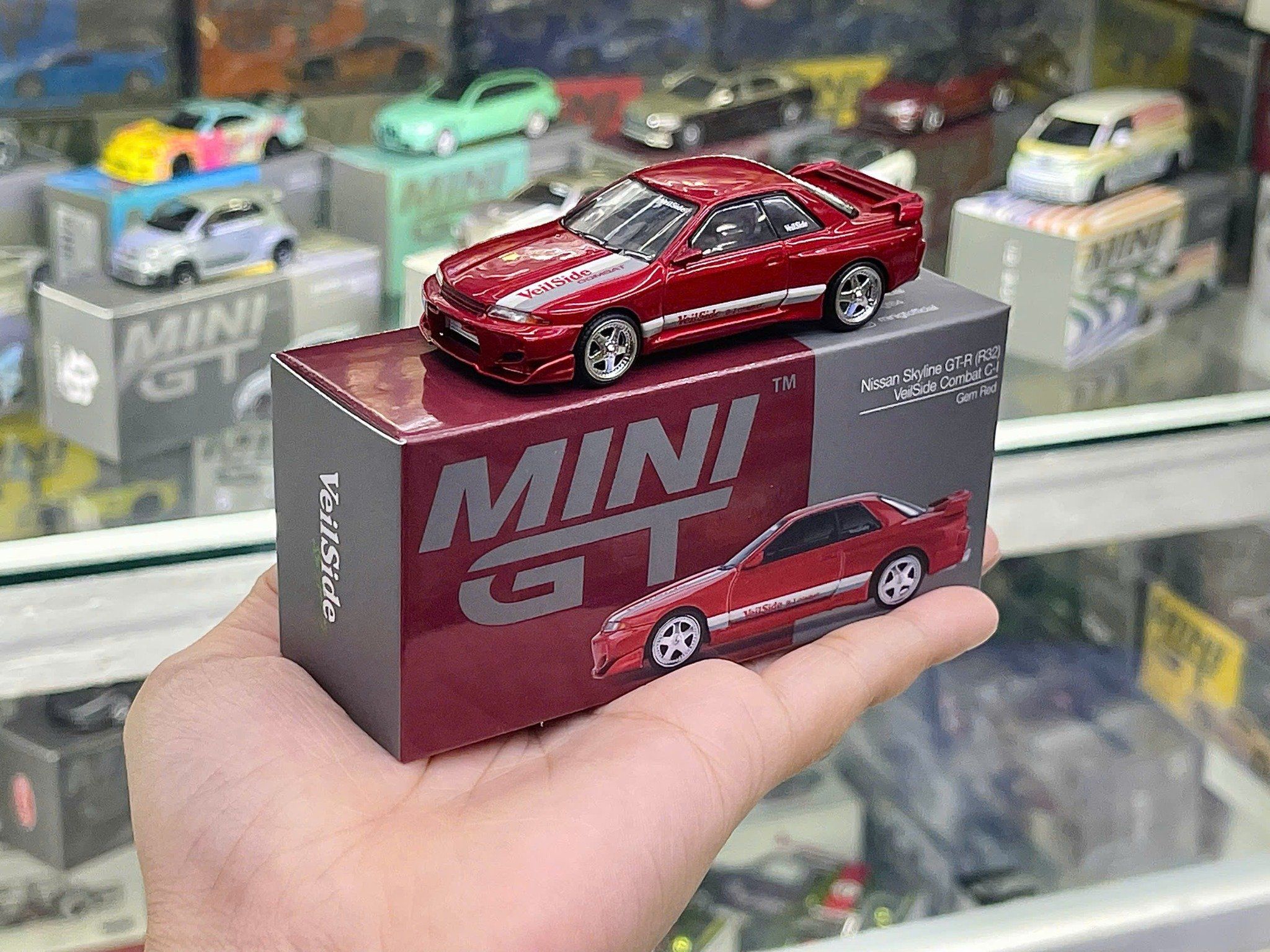  [Hàng Loose] Mô hình xe Nissan Skyline GT-R (R32) VeilSide Combat C-I Gem Red tỉ lệ 1:64 MiniGT MGT00987 