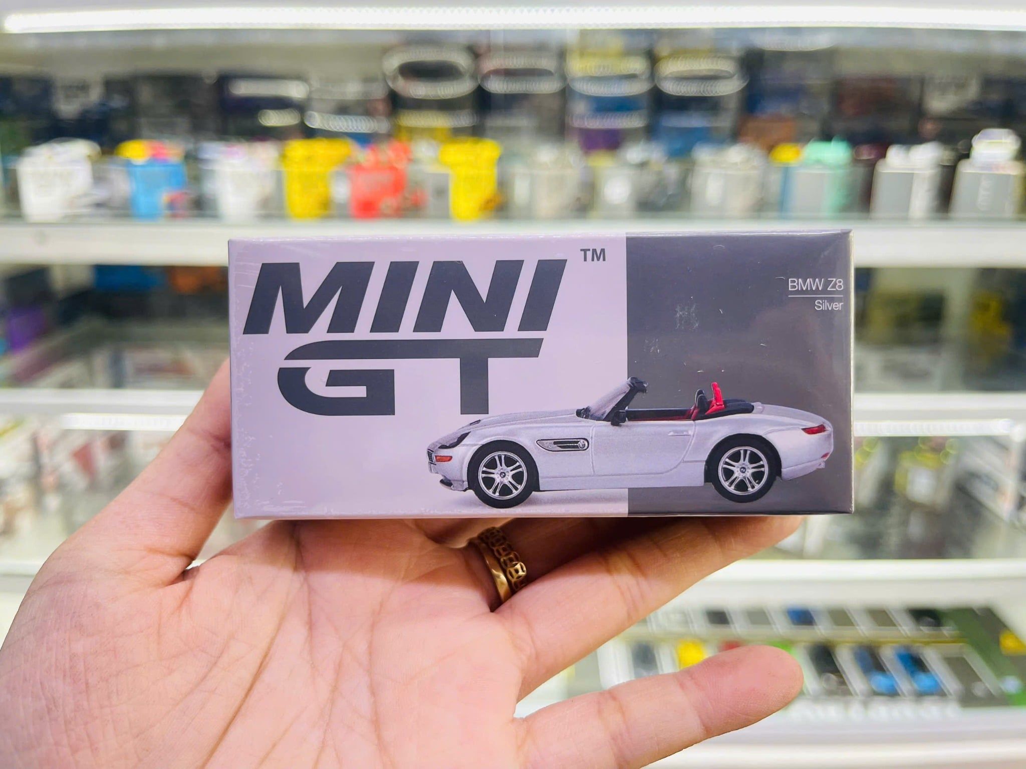  Mô hình xe BMW Z8 silver card tỉ lệ 1:64 MiniGT MGT00998 