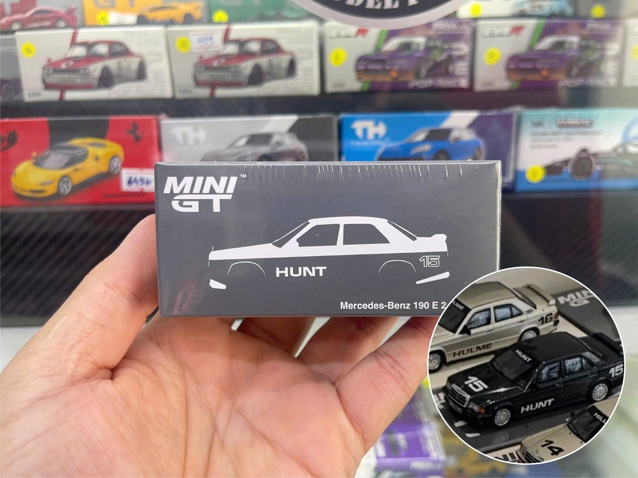  Mô hình xe Mercedes-Benz 190 E 2.3-16 - 1984 Nürburgring Race of Champions tỉ lệ 1:64 MiniGT MGTS0016 