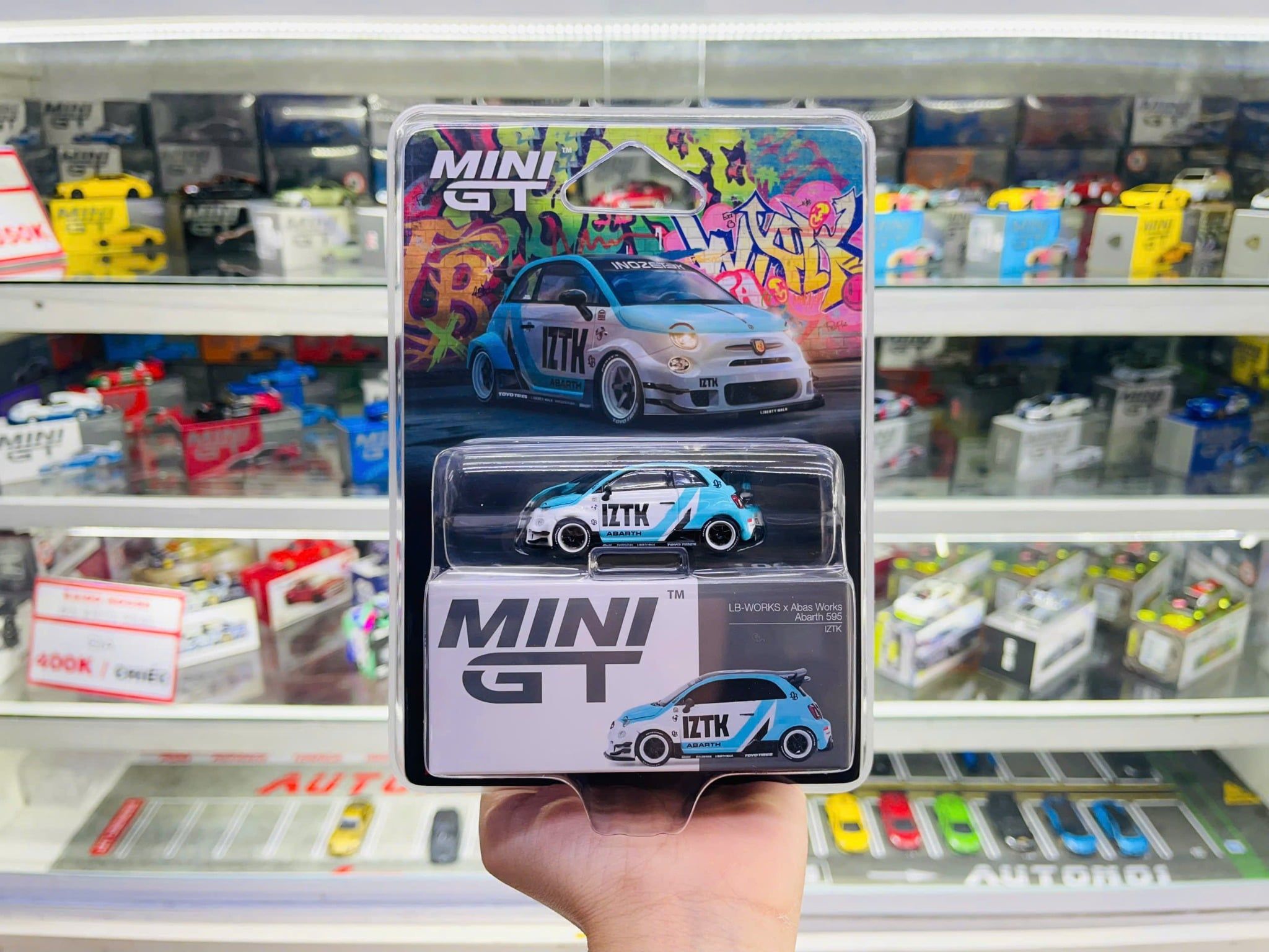  Mô hình xe Abarth 595 LB-WORKS x Abas Works IZTK tỉ lệ 1:64 MiniGT MGT01051-CH 