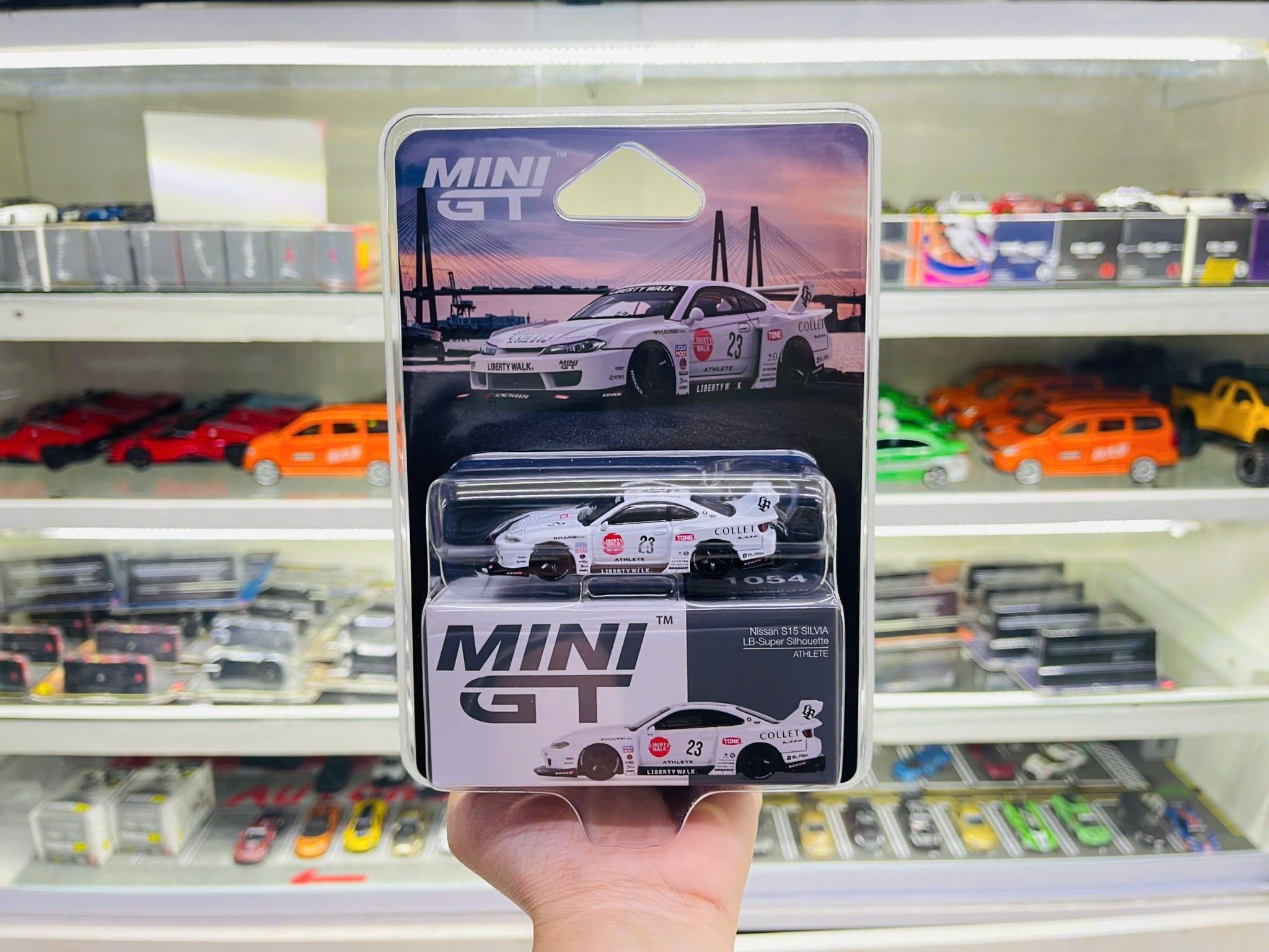  Mô hình xe Nissan LB-Super Silhouette S15 SILVIA ATHLETE bản Card tỉ lệ 1:64 MiniGT MGT01054 (NO CHASE CAR) 