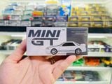  Mô hình xe Nissan Skyline GT-R (R32) VeilSide Combat C-I White tỉ lệ 1:64 MiniGT MGT01066 