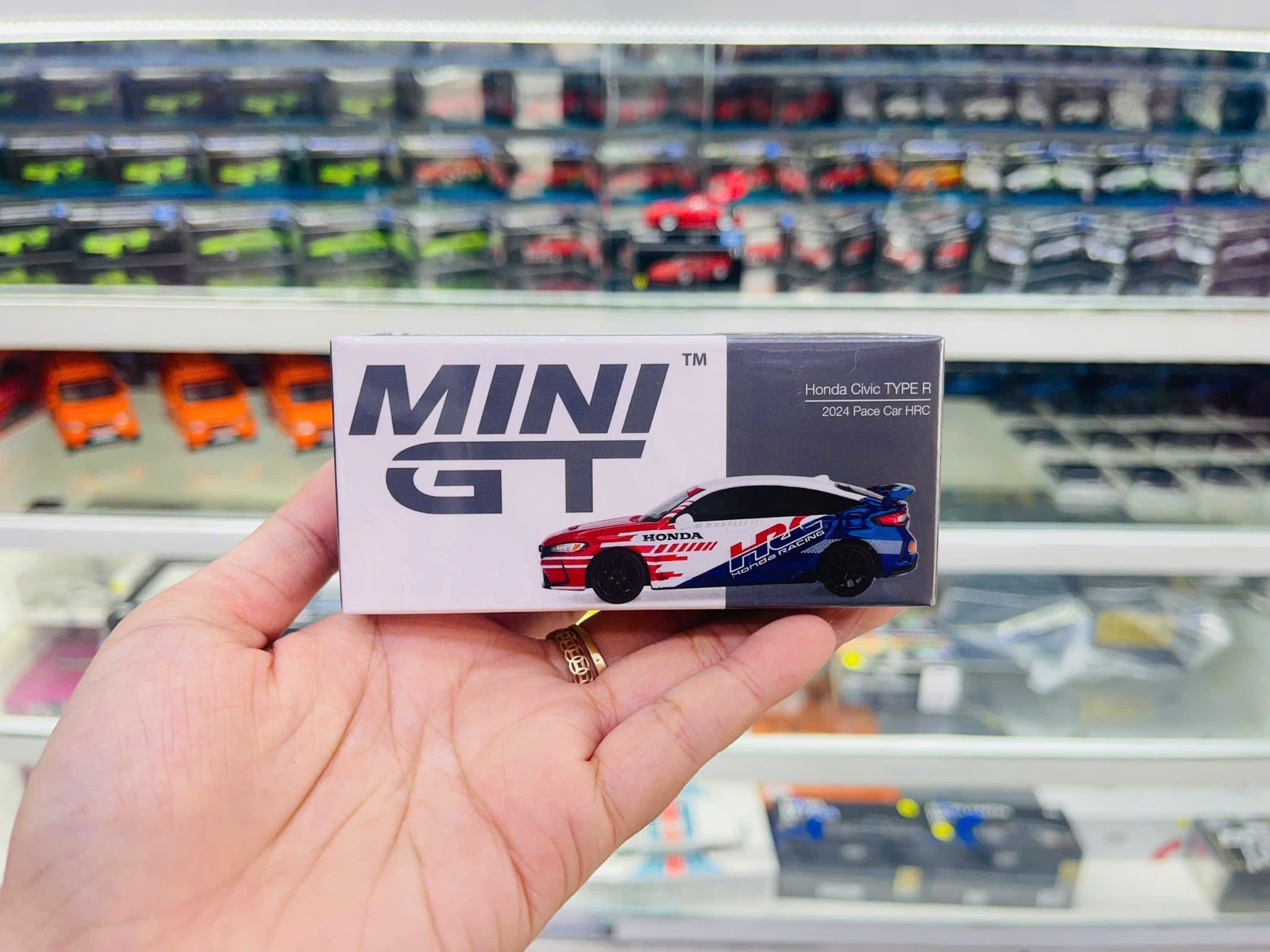  Mô hình xe Honda Civic TYPE R 2024 Pace Car HRC tỉ lệ 1:64 MiniGT MGT01079-CH 