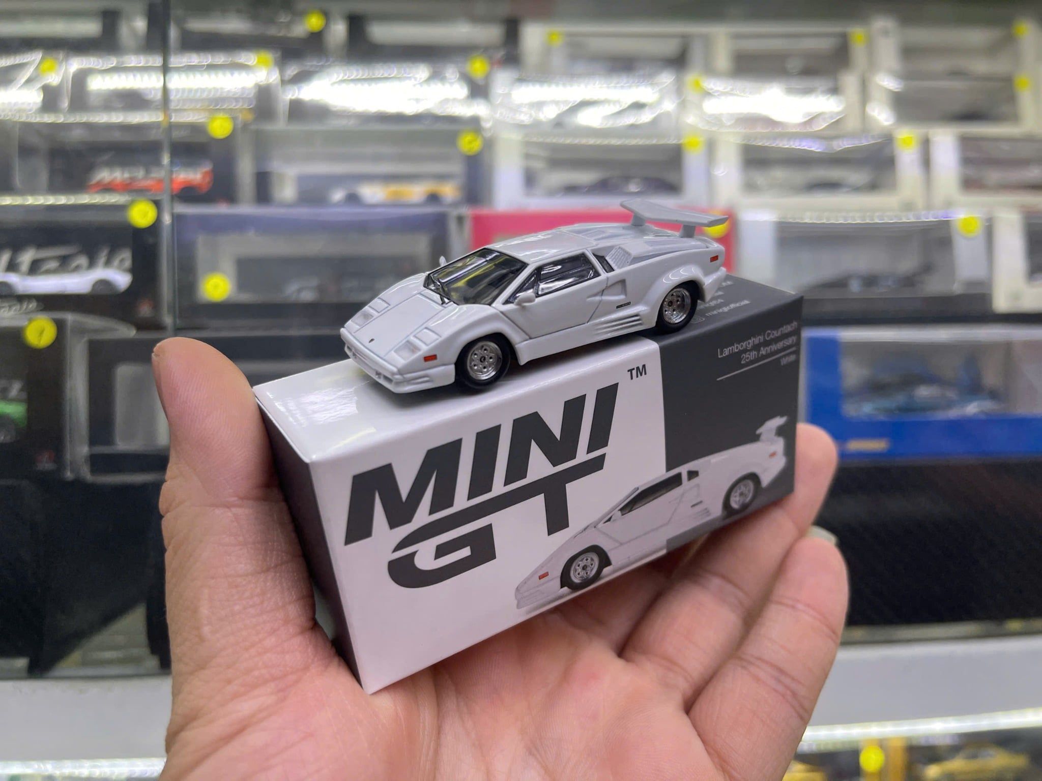  [Hàng Loose] Mô hình xe Lamborghini Countach 25th Anniversary White tỉ lệ 1:64 MiniGT MGT01134 