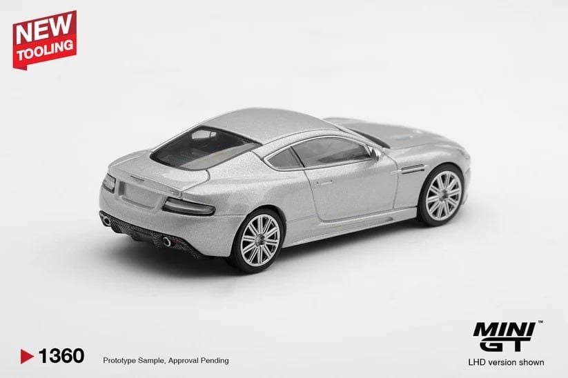  Mô hình xe Aston Martin DBS 2008 Lightning Silver tỉ lệ 1:64 MiniGT MGT01360 