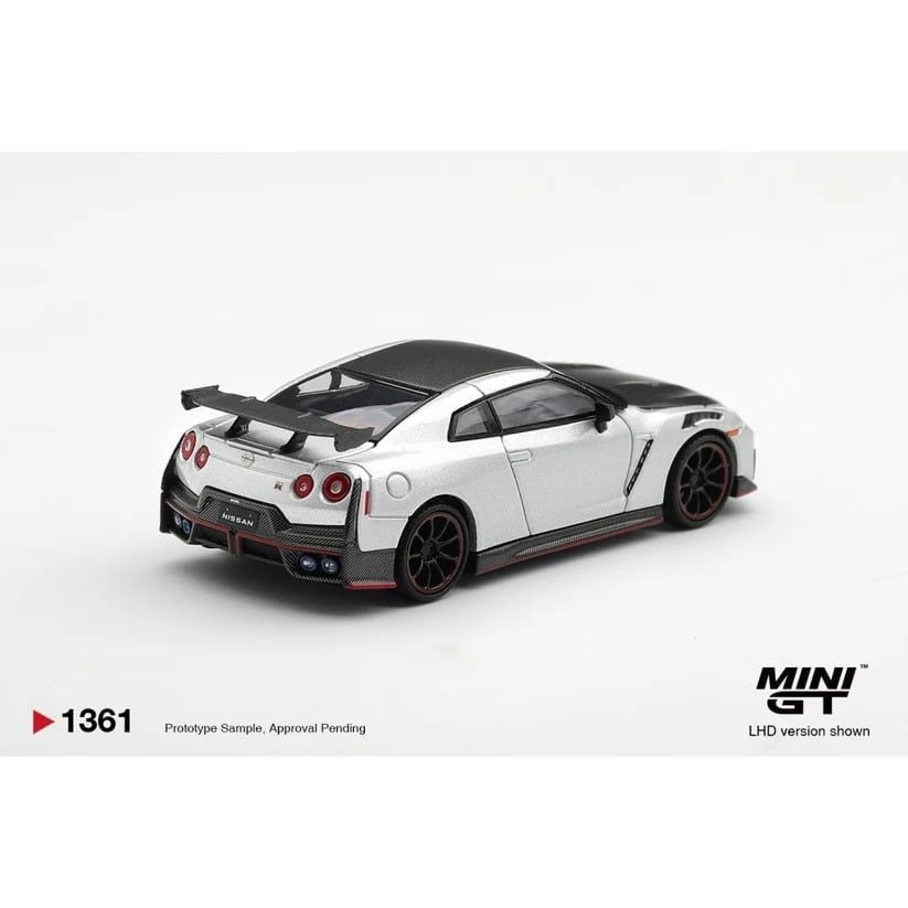  Mô hình xe Nissan GT-R (R35) NISMO 2024 silver tỉ lệ 1:64 MiniGT MGT01361 
