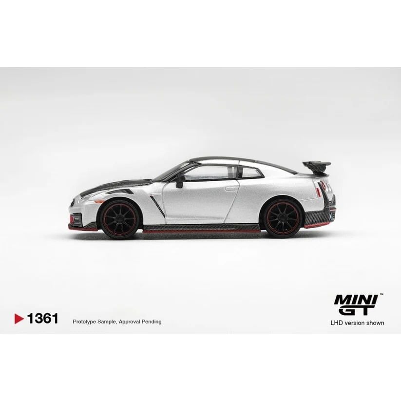  Mô hình xe Nissan GT-R (R35) NISMO 2024 silver card tỉ lệ 1:64 MiniGT MGT01361 