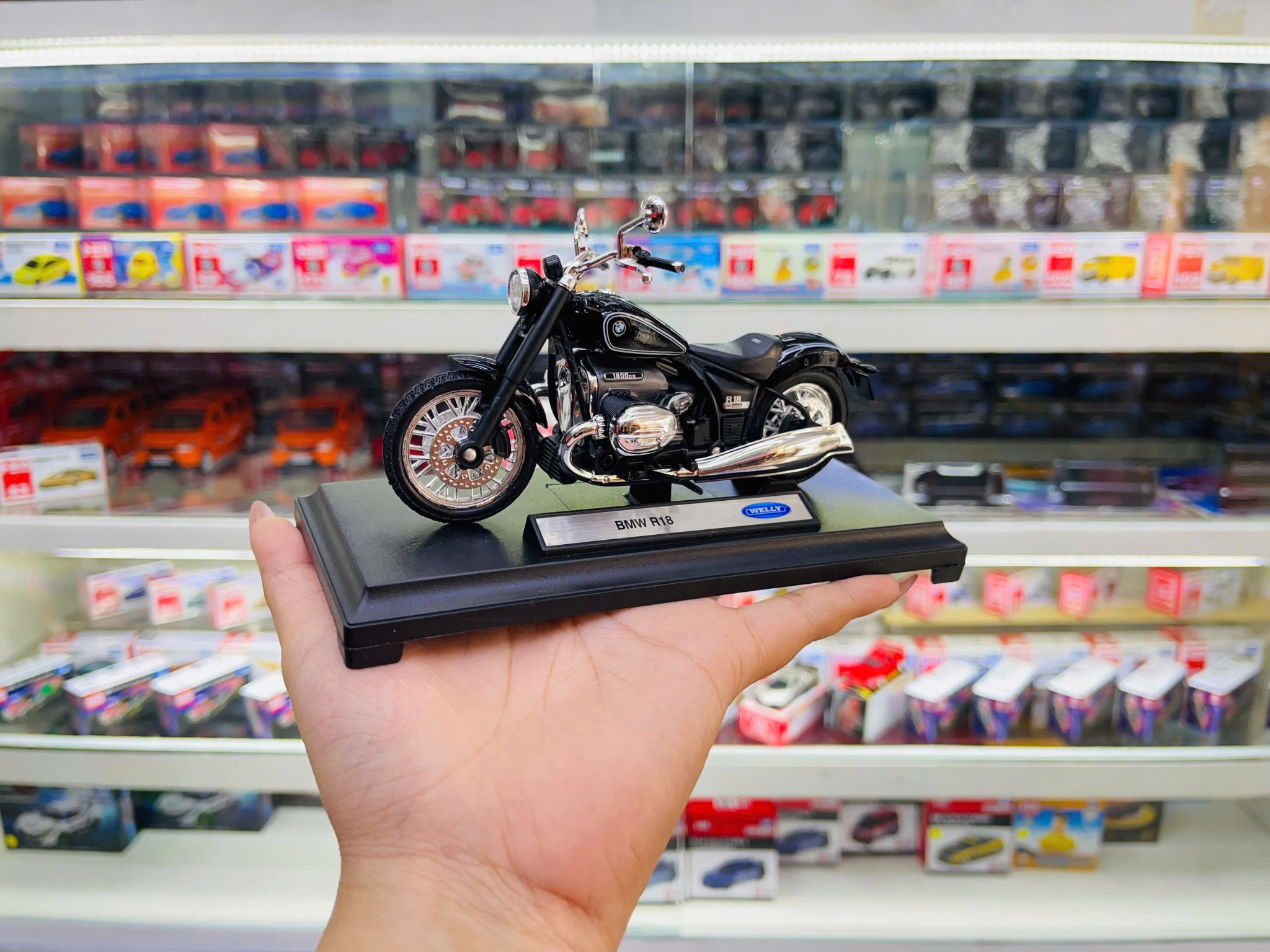  Mô hình xe BMW R18 1800cc tỉ lệ 1:18 Welly MT007 