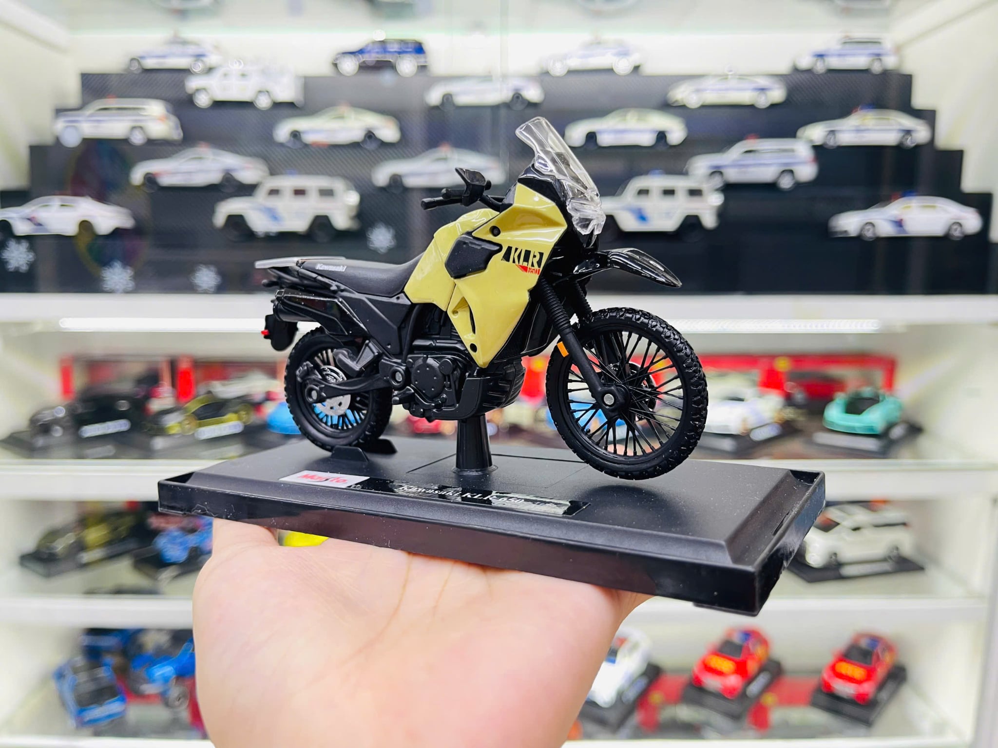  Mô hình xe mô tô Kawasaki KLR650 tỉ lệ 1:18 Maisto MT043 