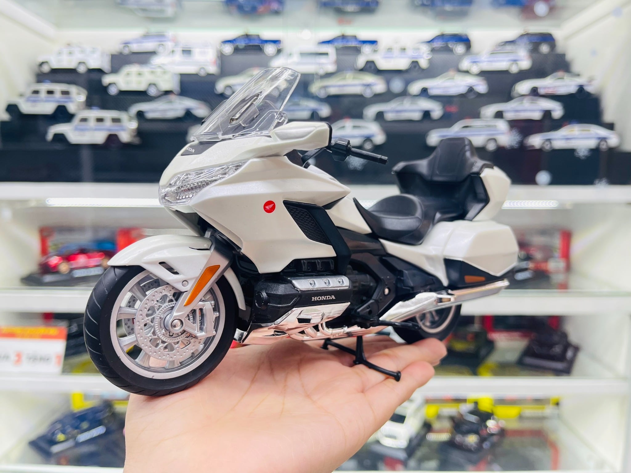  Mô hình xe Honda Goldwing 2020 tỉ lệ 1:12 Welly MT12001 