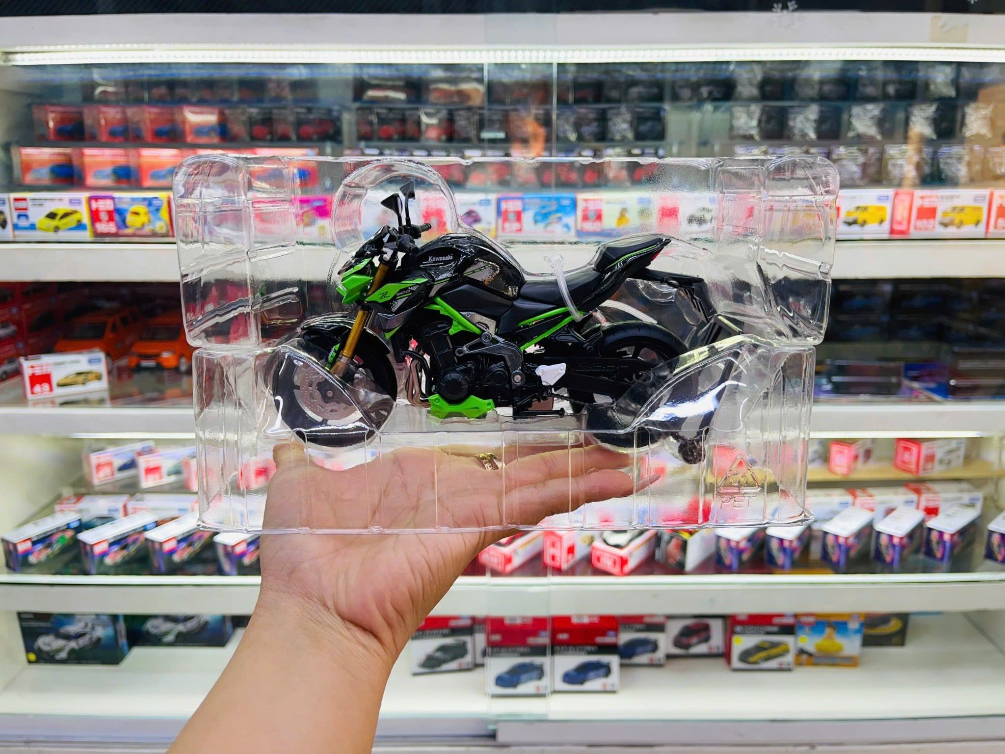  Mô hình xe Kawasaki Ninja Z900 SE 2024 tỉ lệ 1:12 Welly WL-62213GW MT12025 