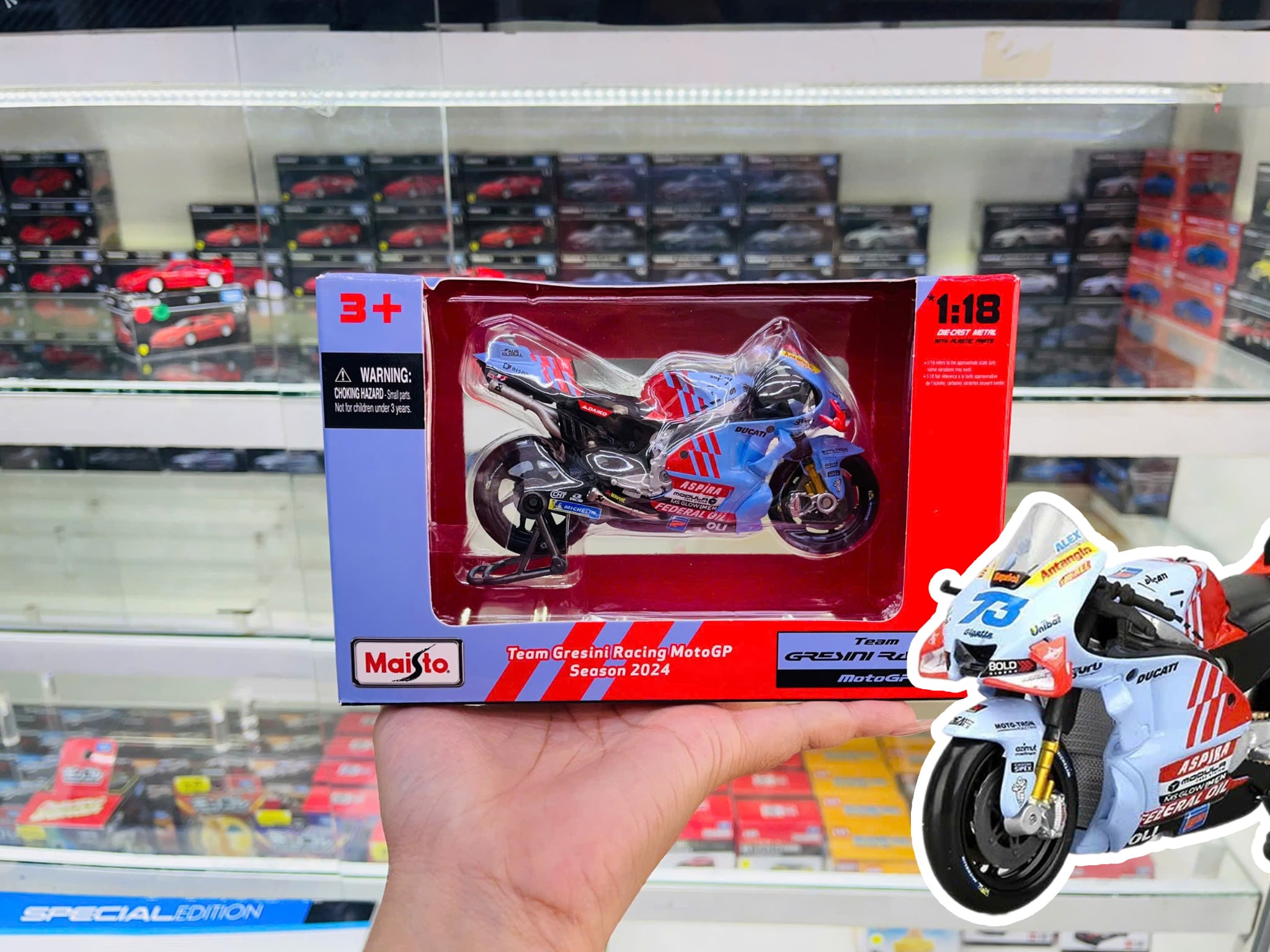  Mô hình xe mô tô GP Gresini Racing Ducati Desmosedici tỉ lệ 1:18 Maisto MT18053A 