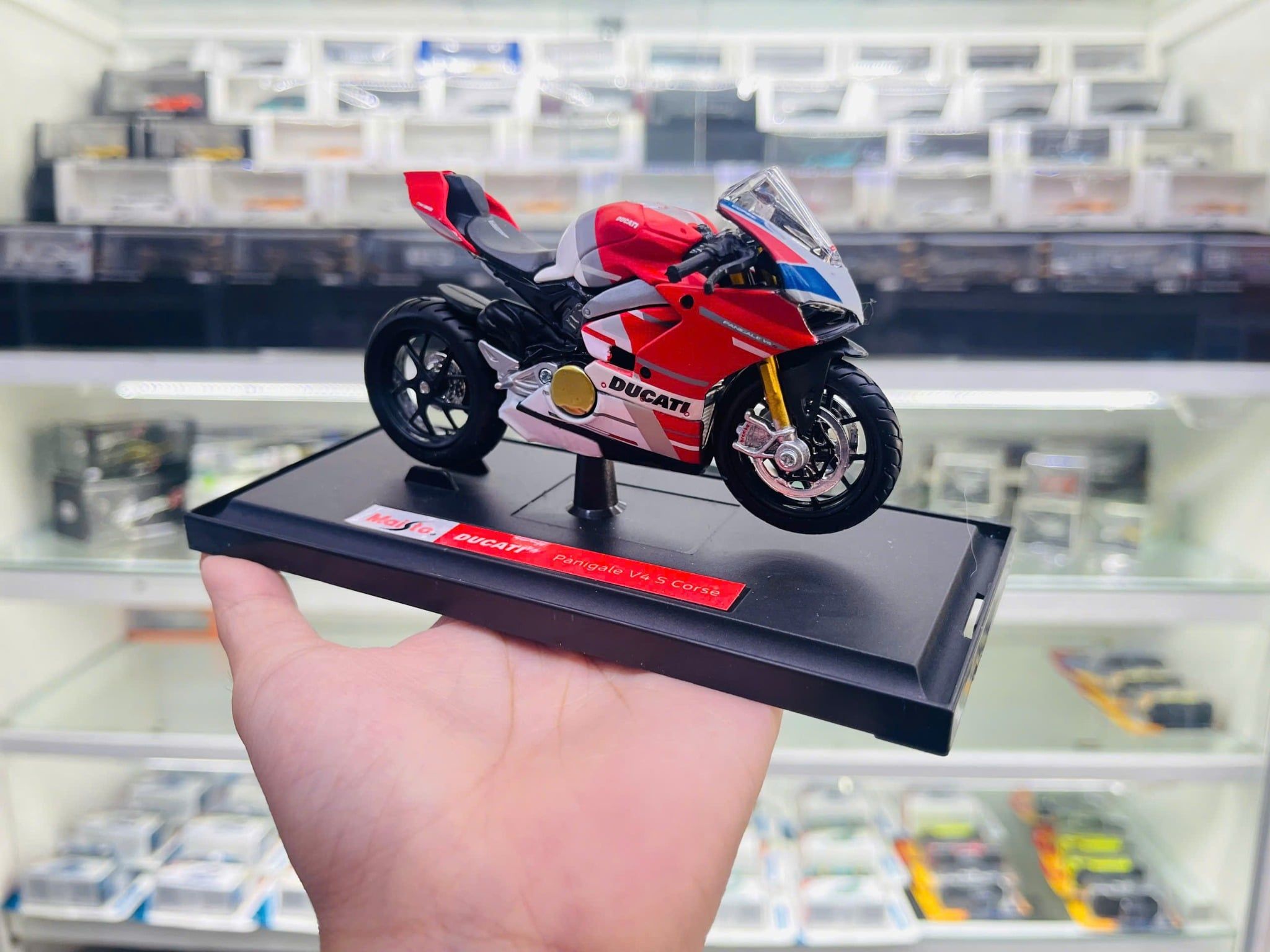  Mô hình xe mô tô Ducati Panigale V4S corse red tỉ lệ 1:18 Maisto MT18063 