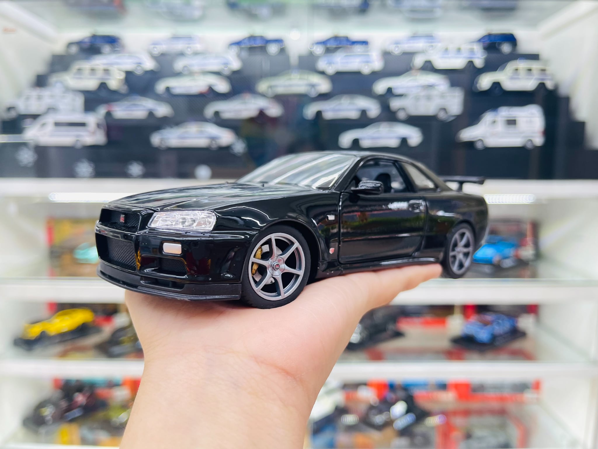  Mô hình xe Nissan Skyline Gt-R R34 có bản quyền 1:24 Welly OT132 