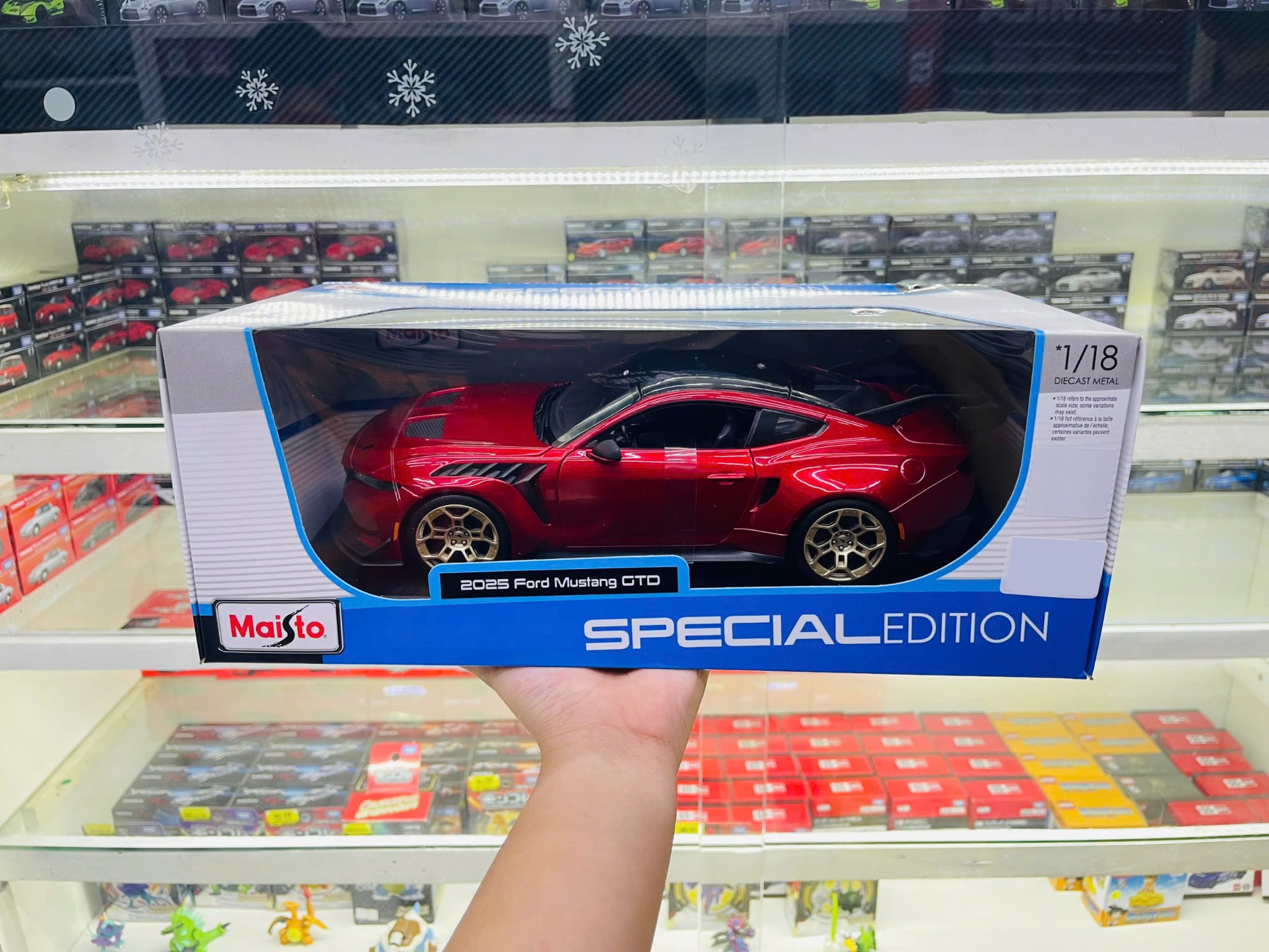  Mô hình xe Ford Mustang GTD 2025 tỉ lệ 1:18 Maisto 31468 OT24123 