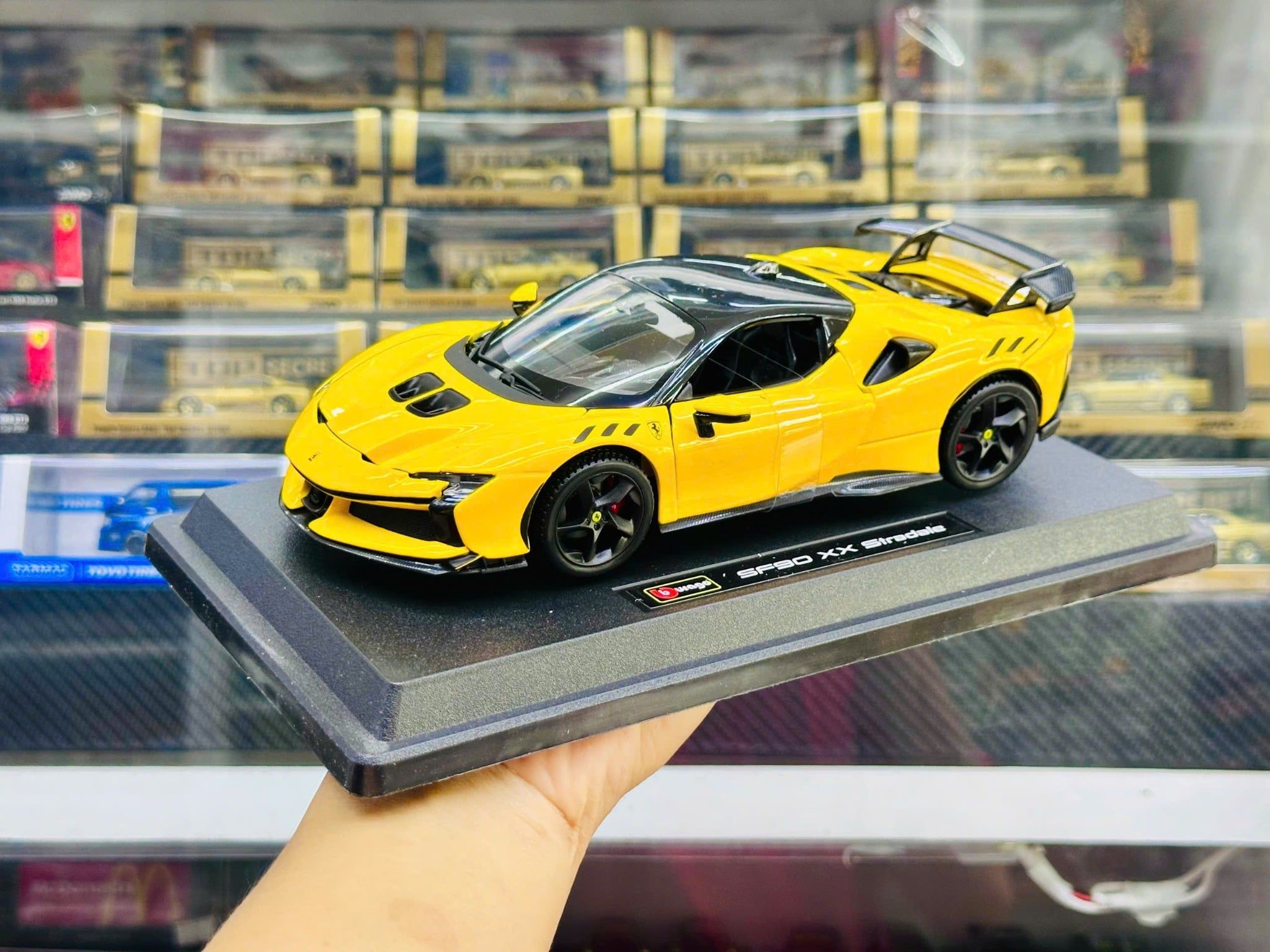  Mô hình xe Ferrari SF90 XX Stradale tỉ lệ 1:24 Bburago OT24107 