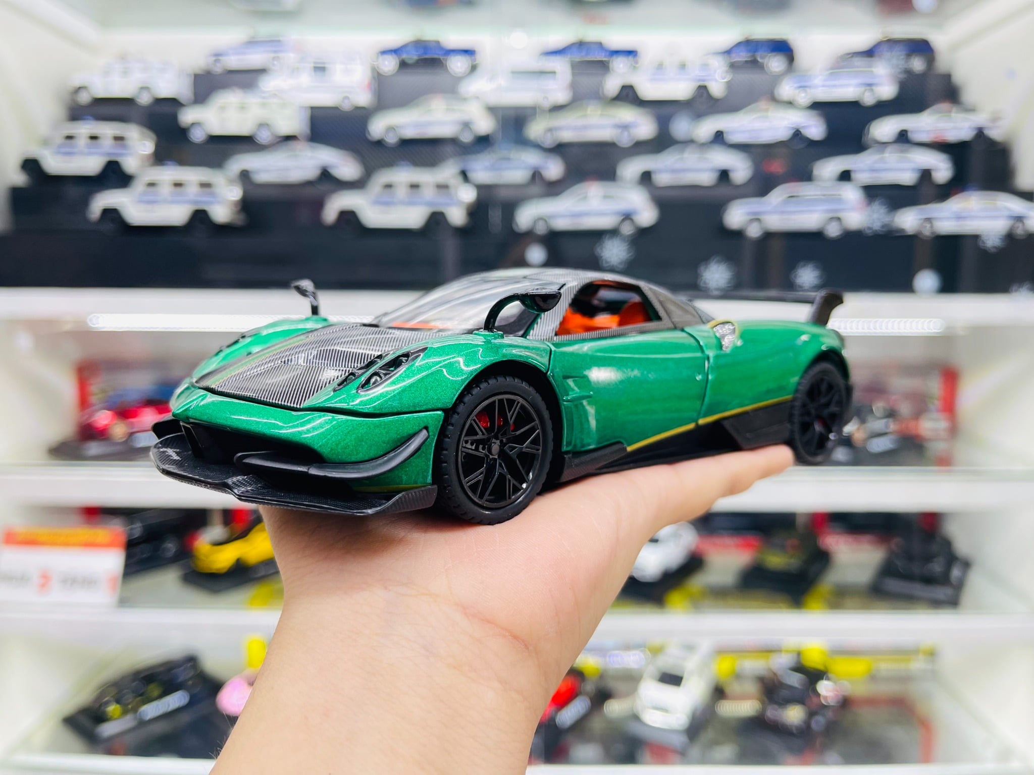  Mô hình xe Pagani Huayra BC full open - có đèn - âm thanh tỉ lệ 1:24 Alloy Model OT24126 