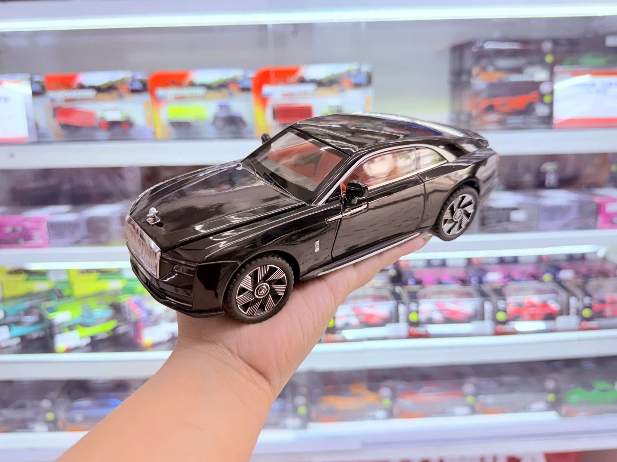  Xe ô tô mô hình bằng hợp kim và nhựa RR Spectre full kính đánh lái được tỉ lệ 1:24 Alloy Model OT24158 