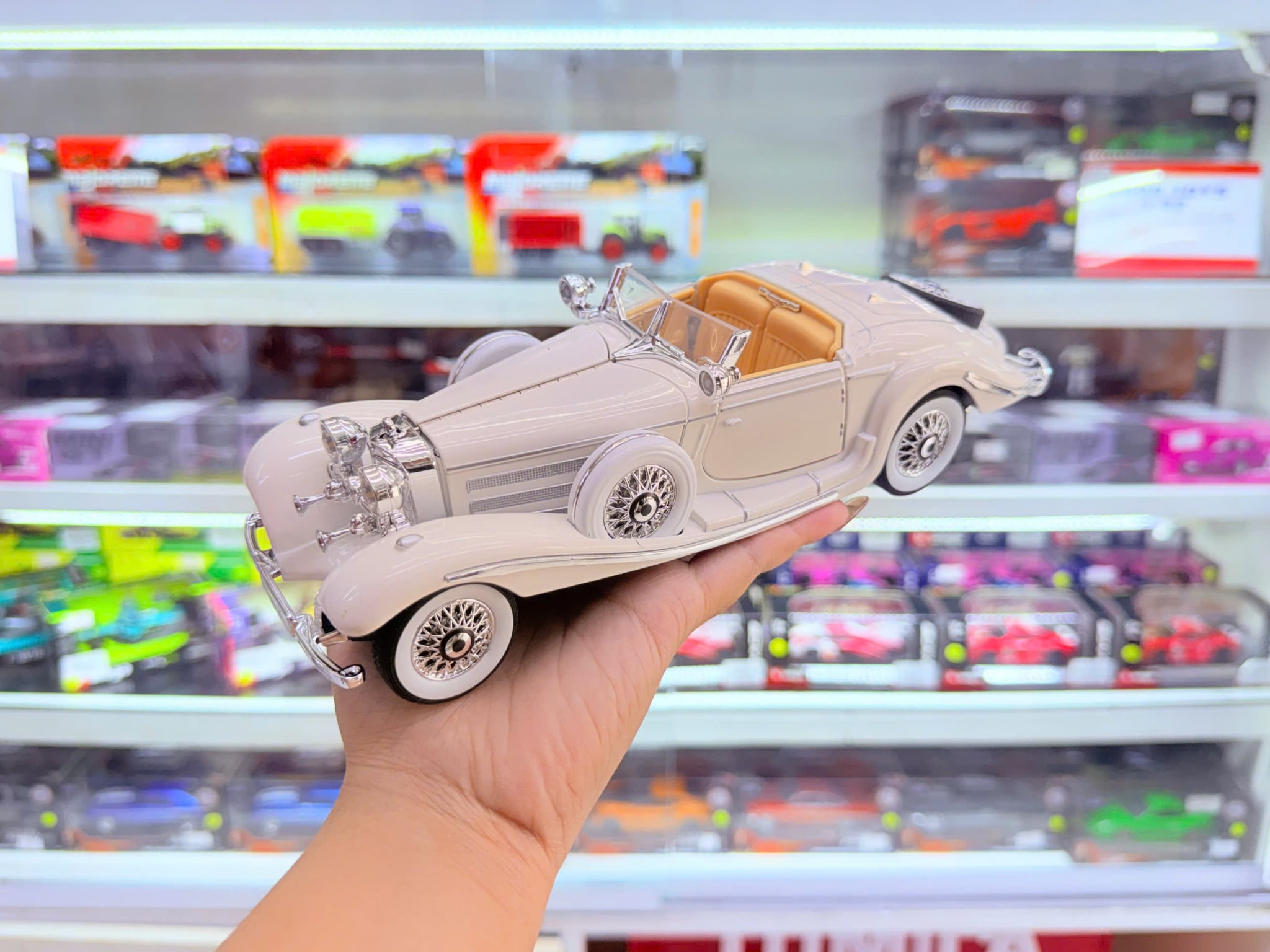  Xe ô tô mô hình bằng hợp kim và nhựa Merc 500K phun Khói đánh lái được tỉ lệ 1:24 Alloy Model OT24162 
