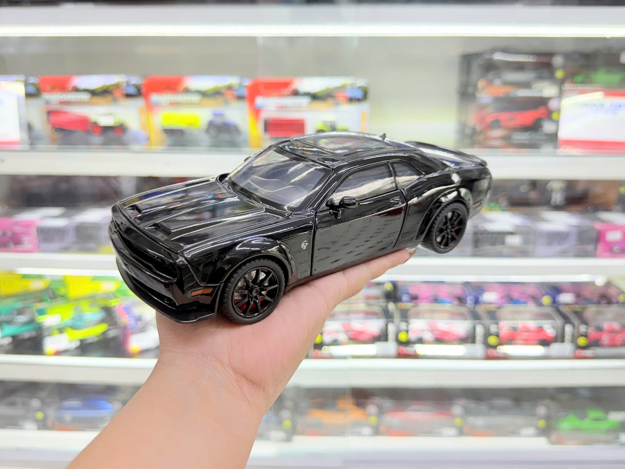  Xe ô tô mô hình bằng hợp kim và nhựa Dodge Challenger SRT Hellcat Phun Khói đánh lái được tỉ lệ 1:24 Alloy model C2465 OT24163 