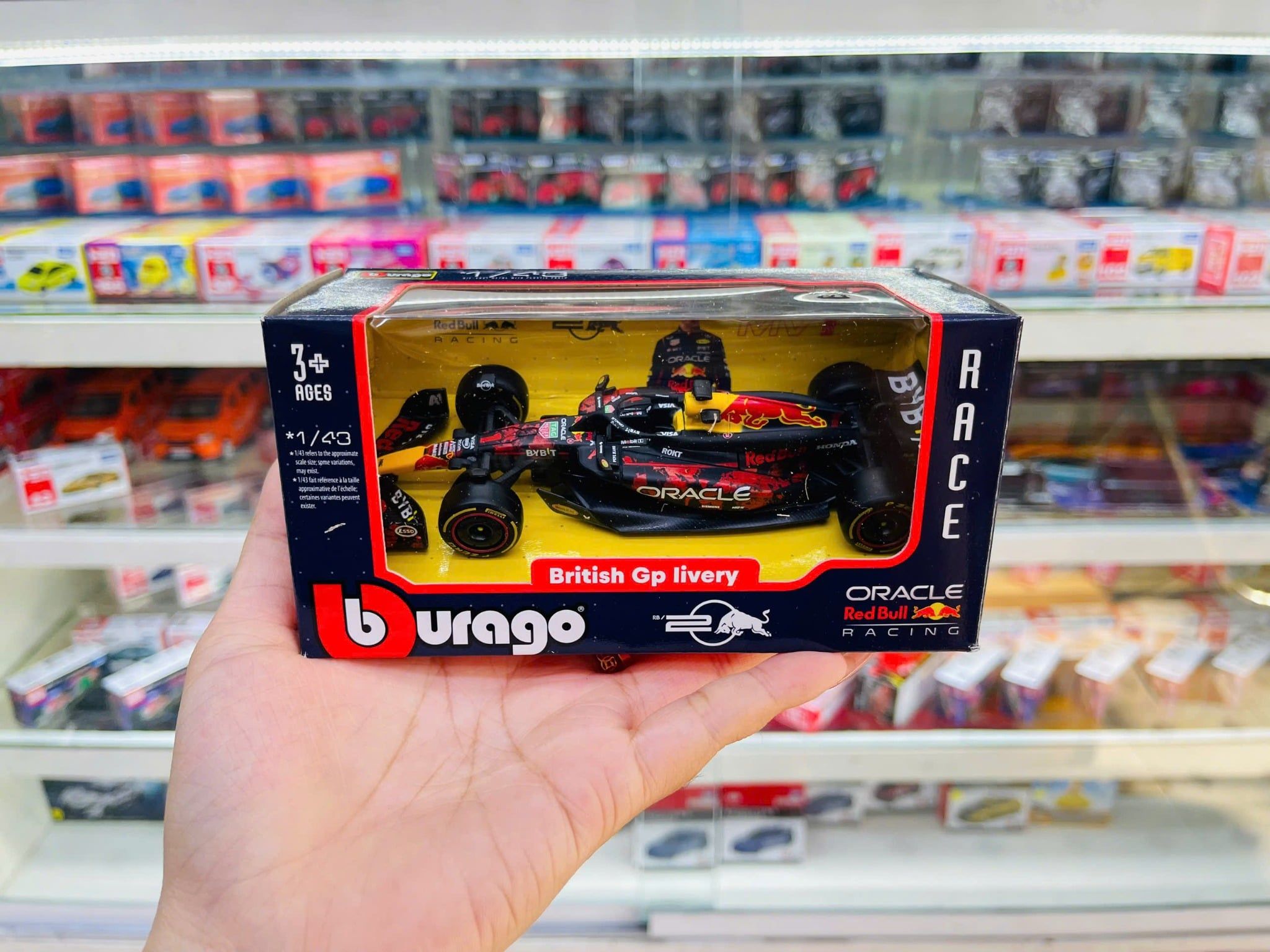  Mô hình xe đua F1 Formula 1 Oracle Redbull RB20 2024 British GP Unveils Colorful tỉ lệ 1:43 Bburago OT43022 