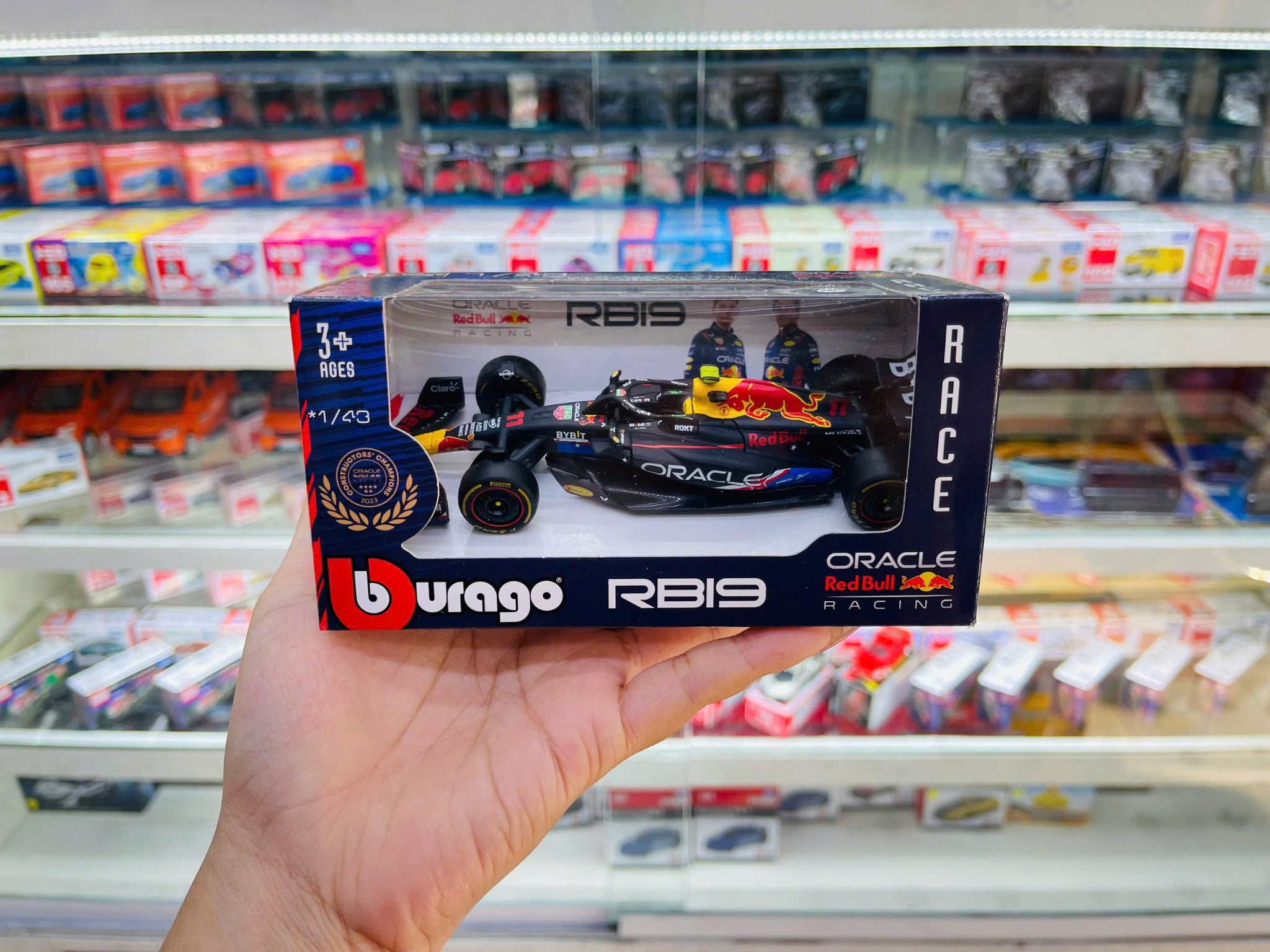  Mô hình xe đua F1 Formula 1 Oracle Redbull Racing RB19 tỉ lệ 1:43 Bburago 2023 OT43024 