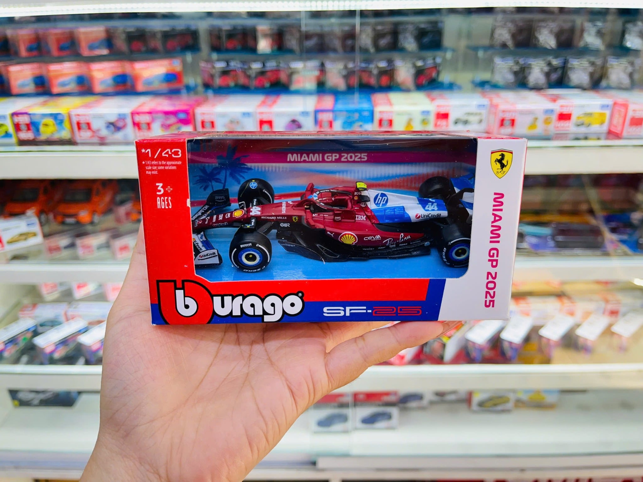  Mô hình xe đua F1 Formula 1 Ferrari SF25 Miami GP 2025 tỉ lệ 1:43 Bburago OT43026 