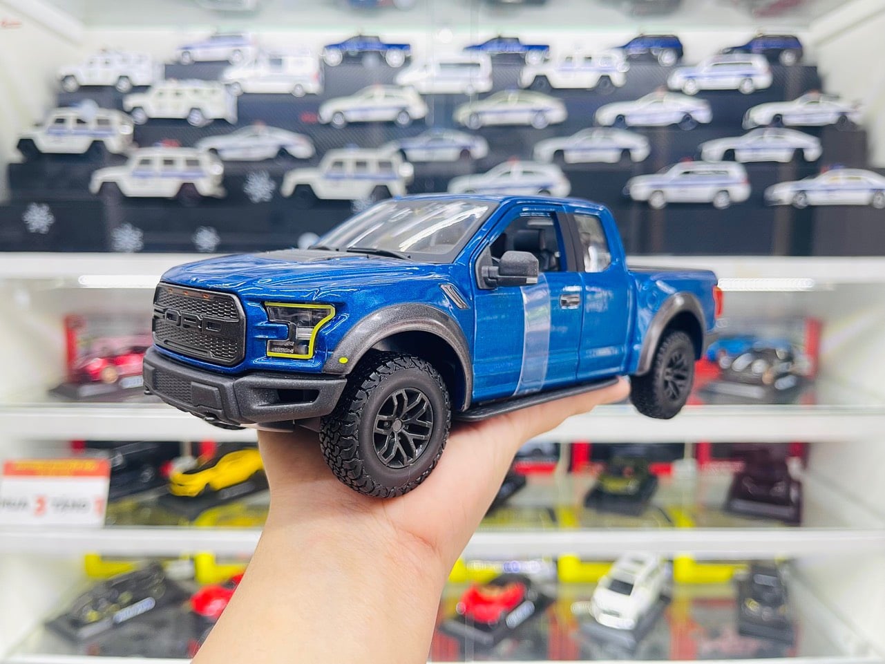  Mô hình xe Ford Raptor F150 2017 mở được 2 cửa có bản quyền chính hãng 1:24 Maisto 31266 BU OT616 